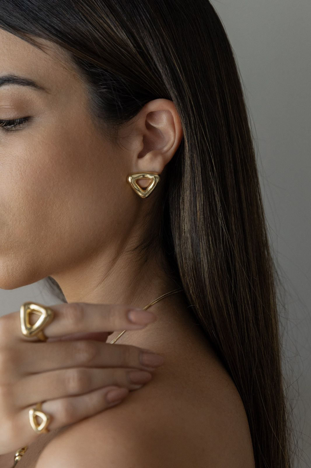 Brinco Triangle Dourado
