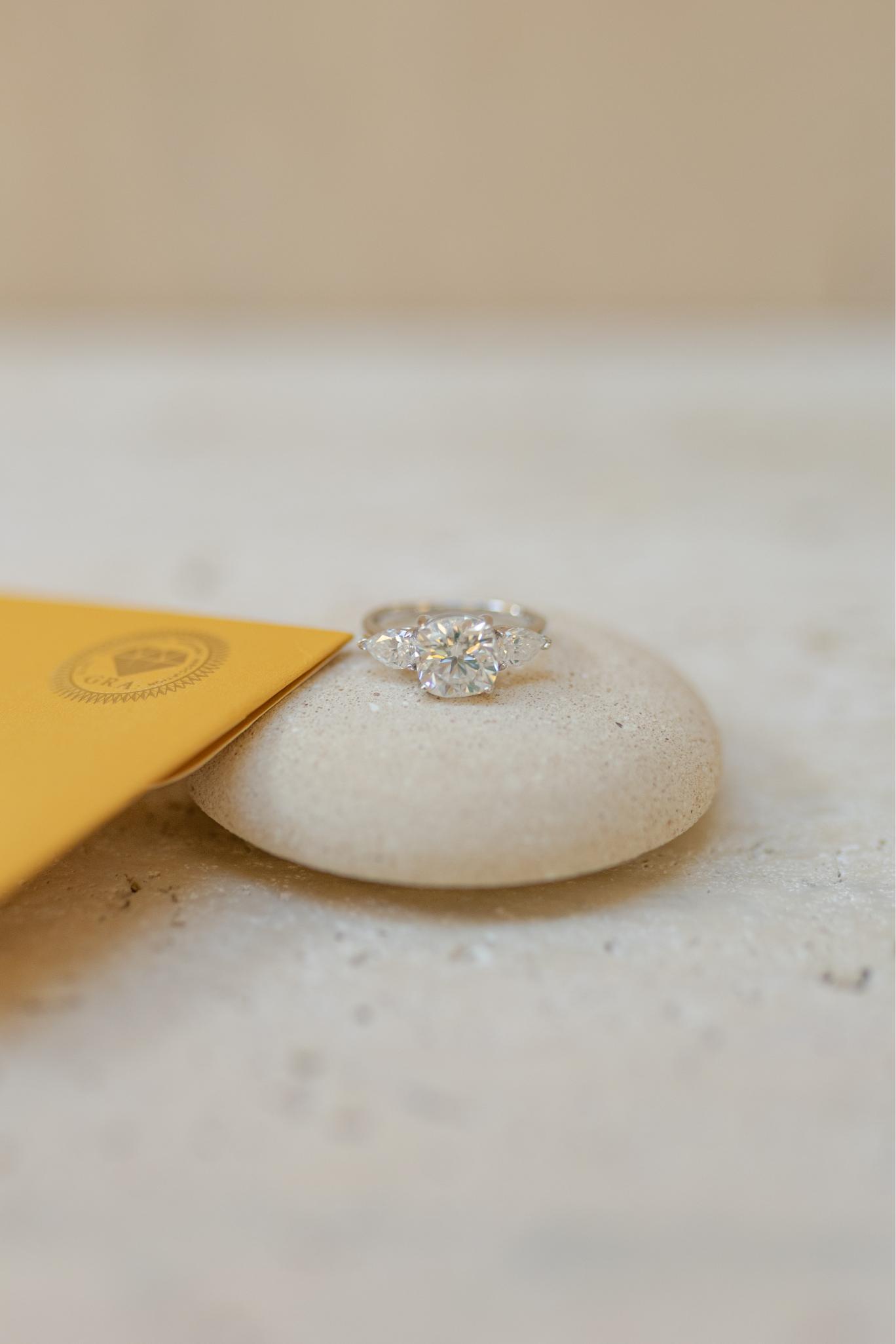 Anel Gotas e Quadrado Moissanite Prata 925 Ródio Branco