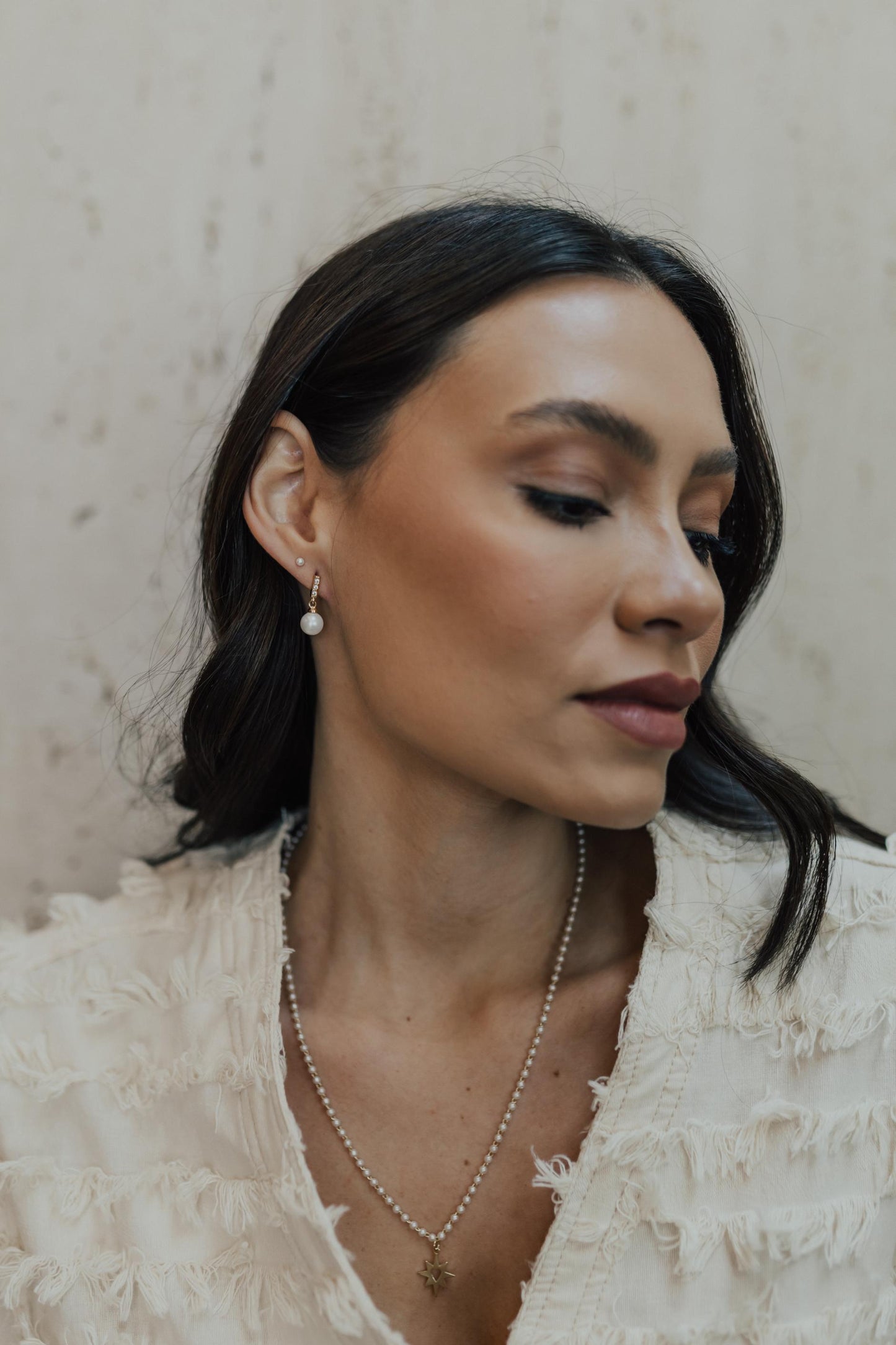 Brinco Vintage Zircônias Pérola Dourado