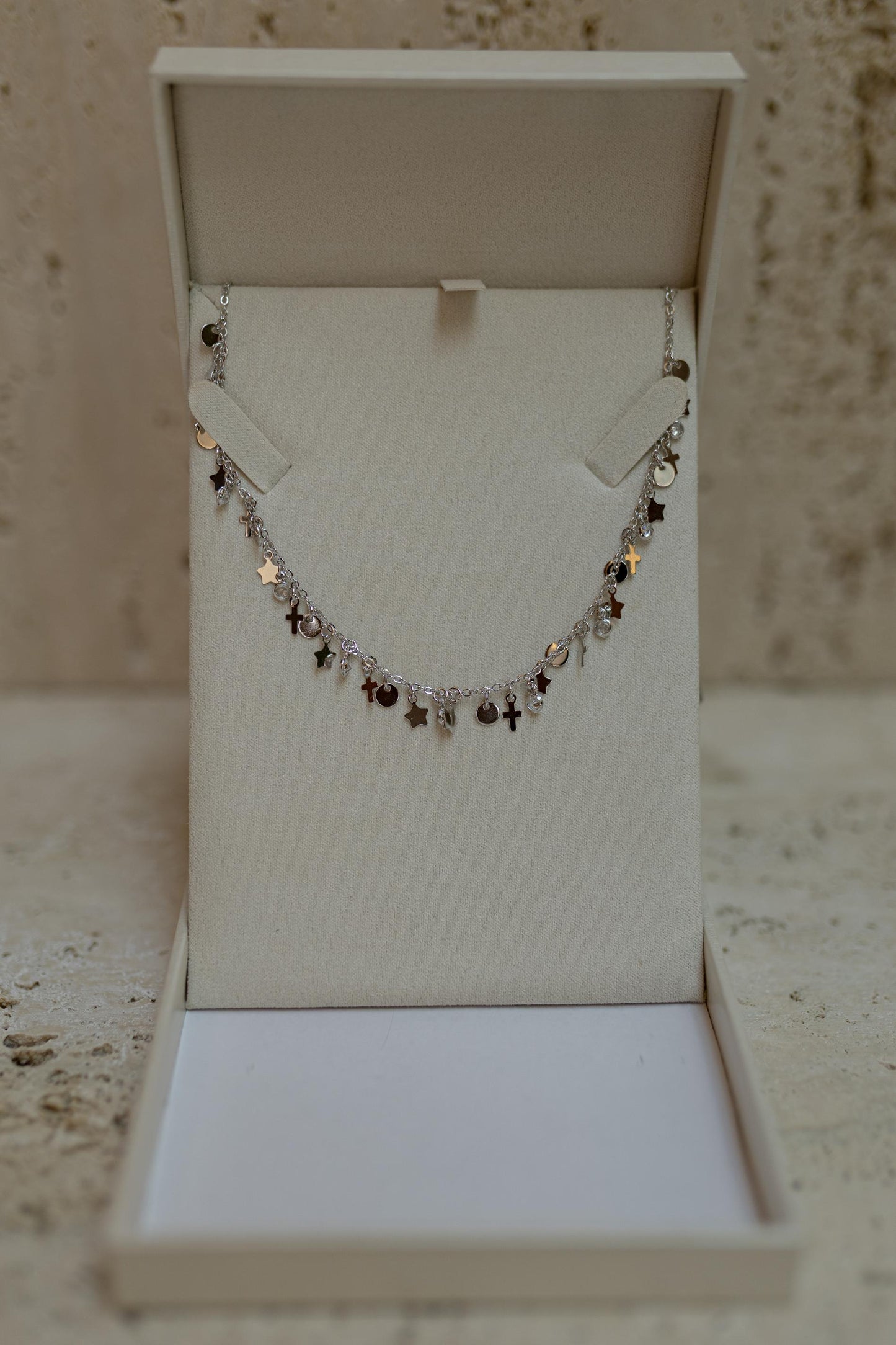 Colar Choker Charms Ródio Branco