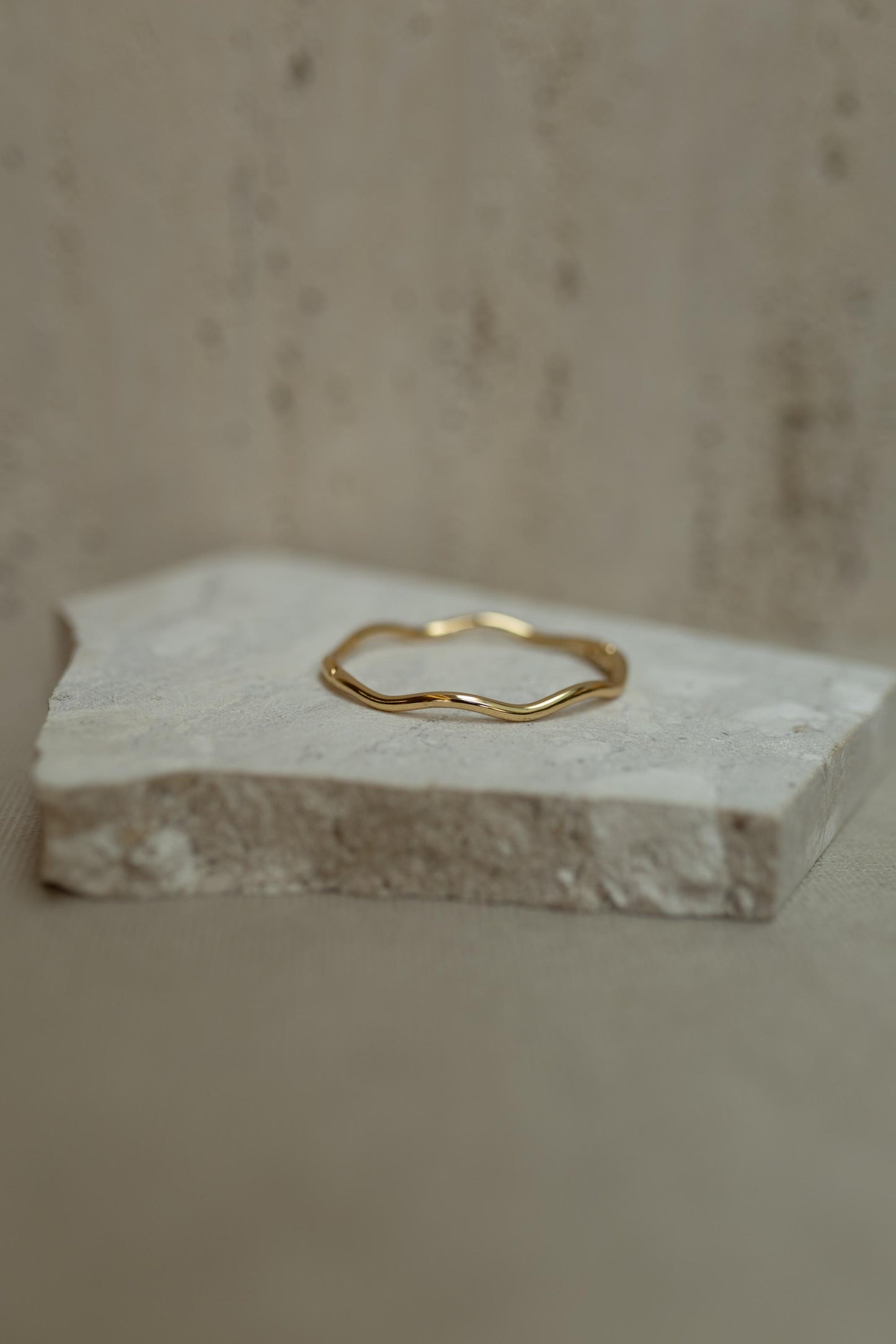 Bracelete Ondas Liso Dourado