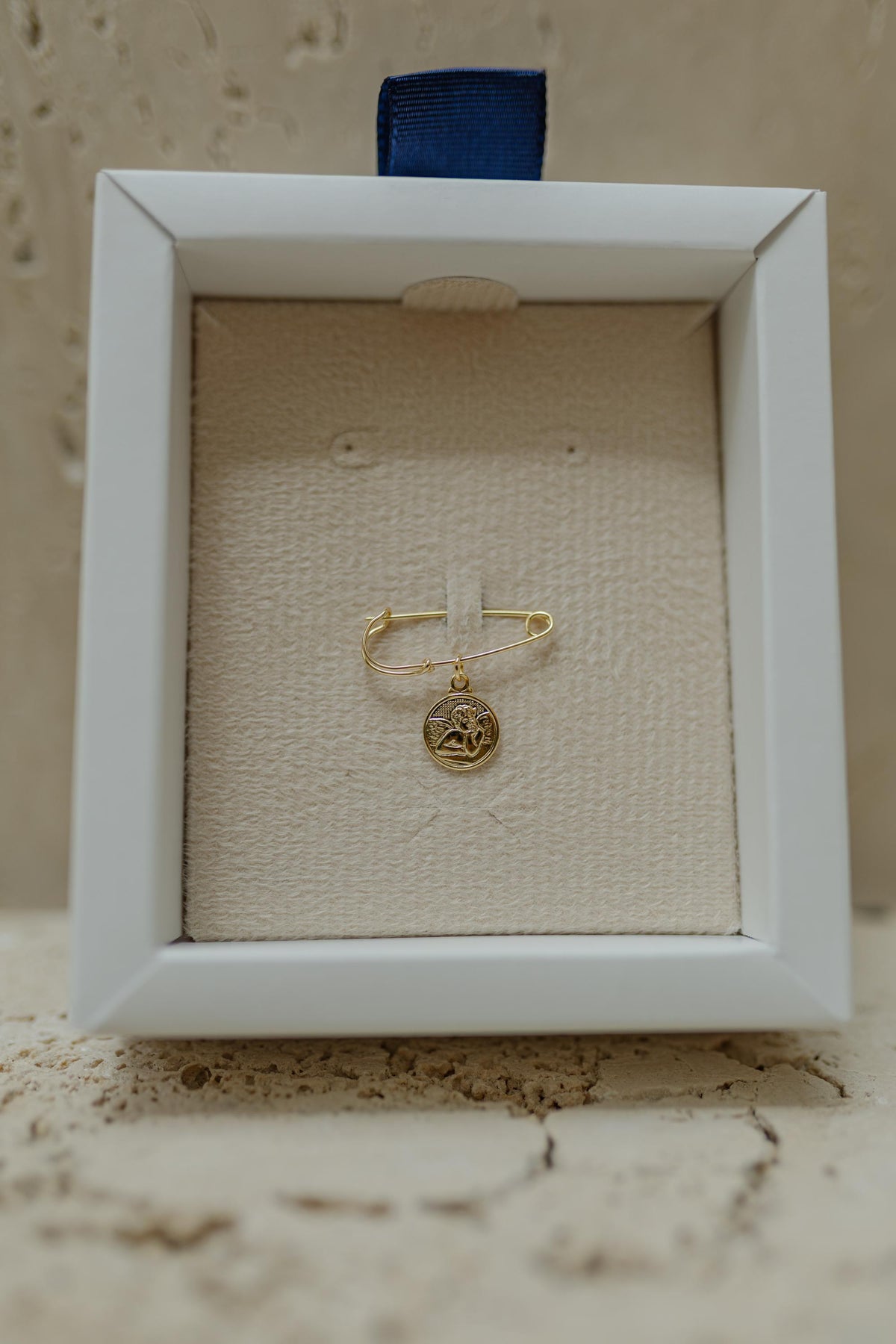 Alfinete Batizado Prata 925 Anjo da Guarda Dourado