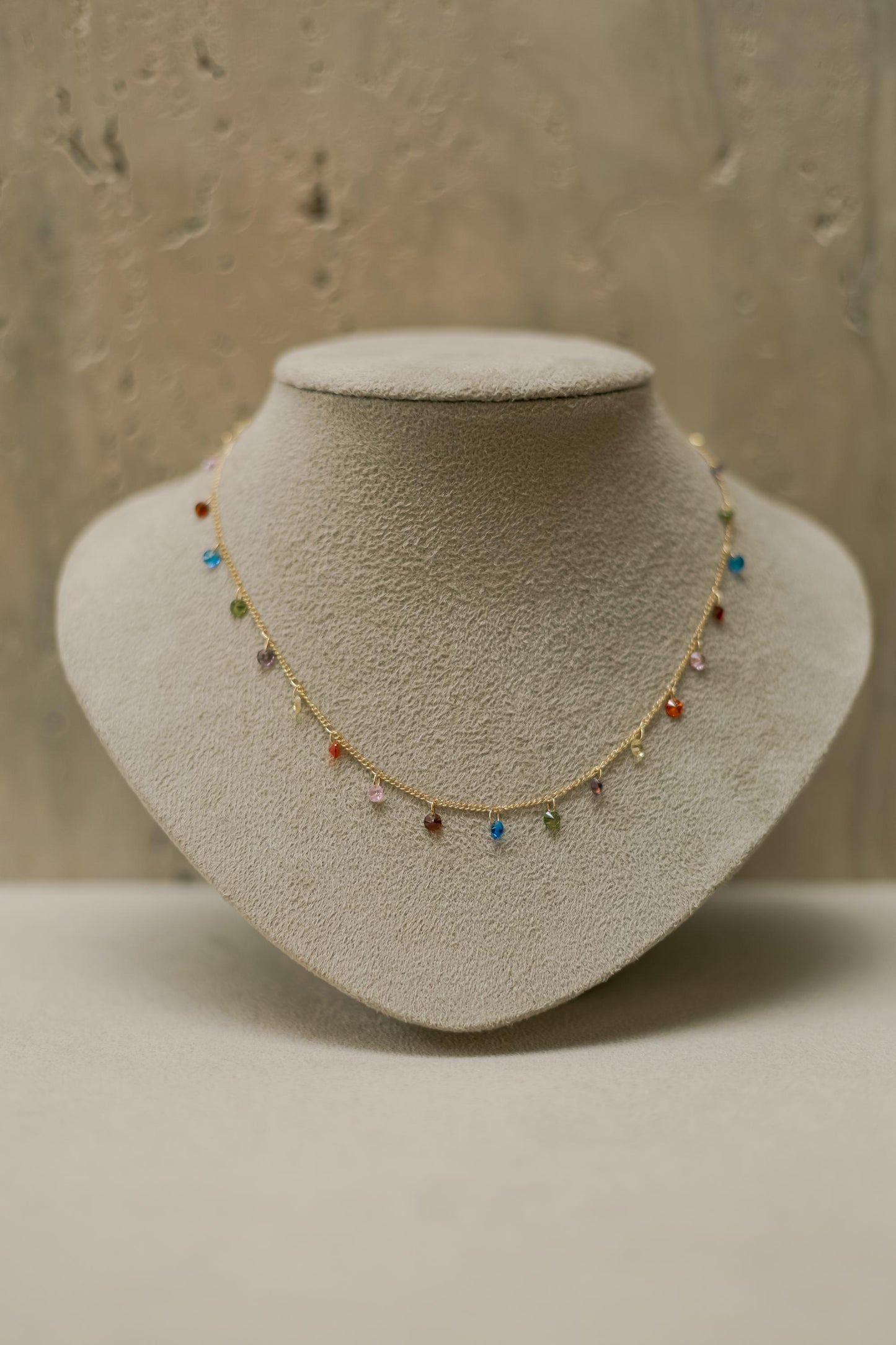 Choker com Zircônias Rainbow Dourado