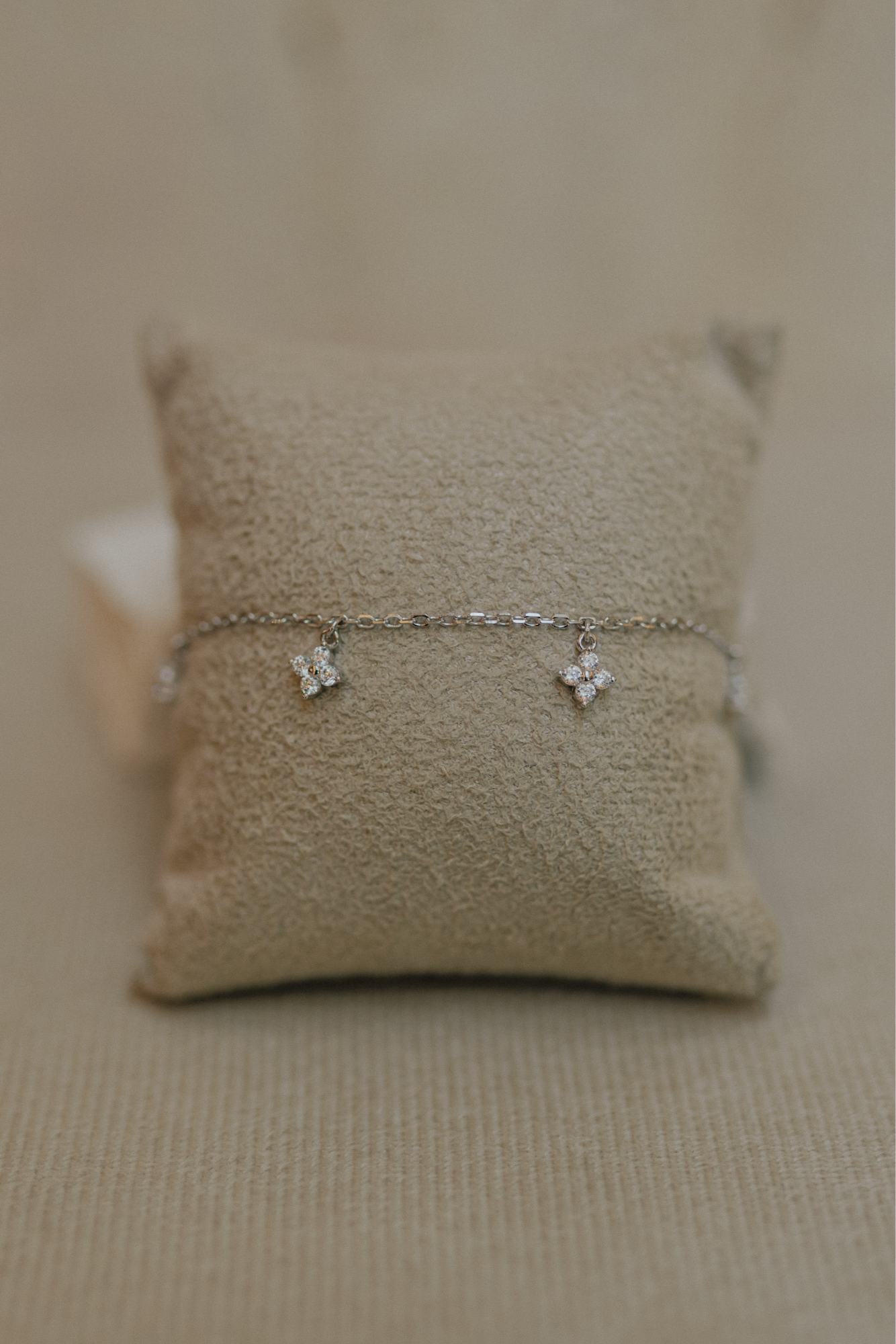 Pulseira Flores Penduradas Prata 925