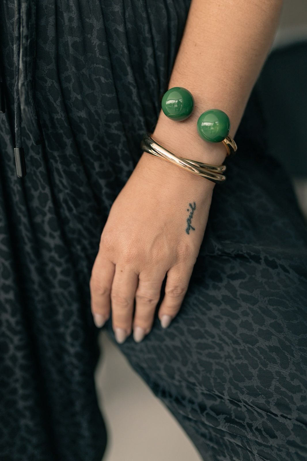 Bracelete Bolas Verde Ambição Dourado