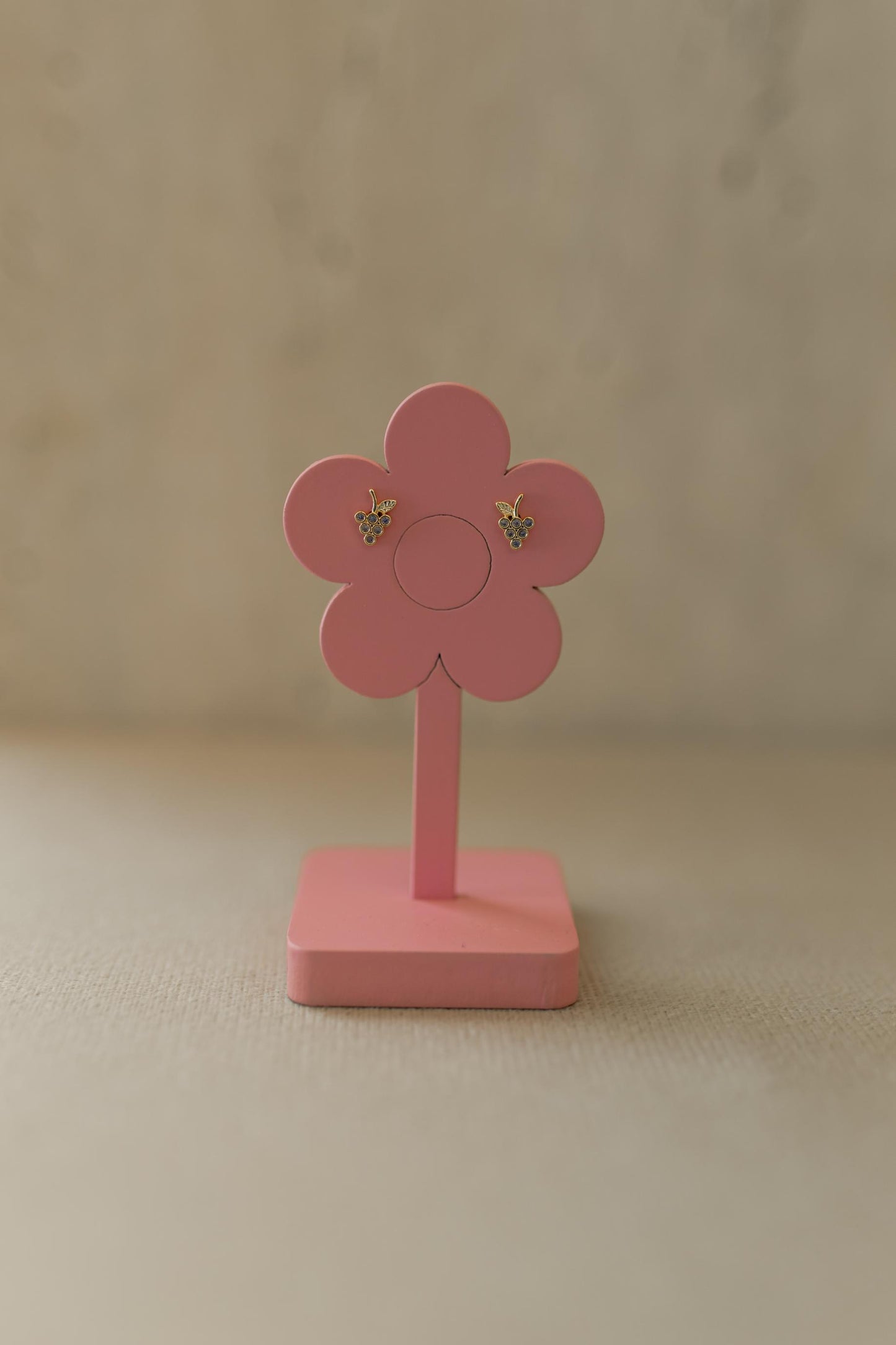 Brinco Infantil Uva Dourado