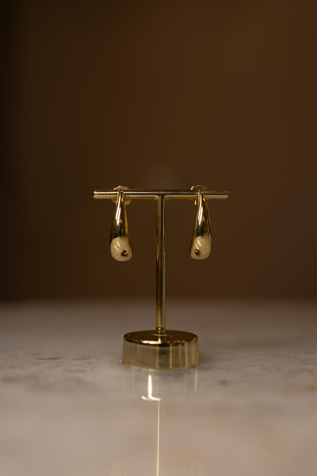 Brinco Meia Argola Gota Dourado