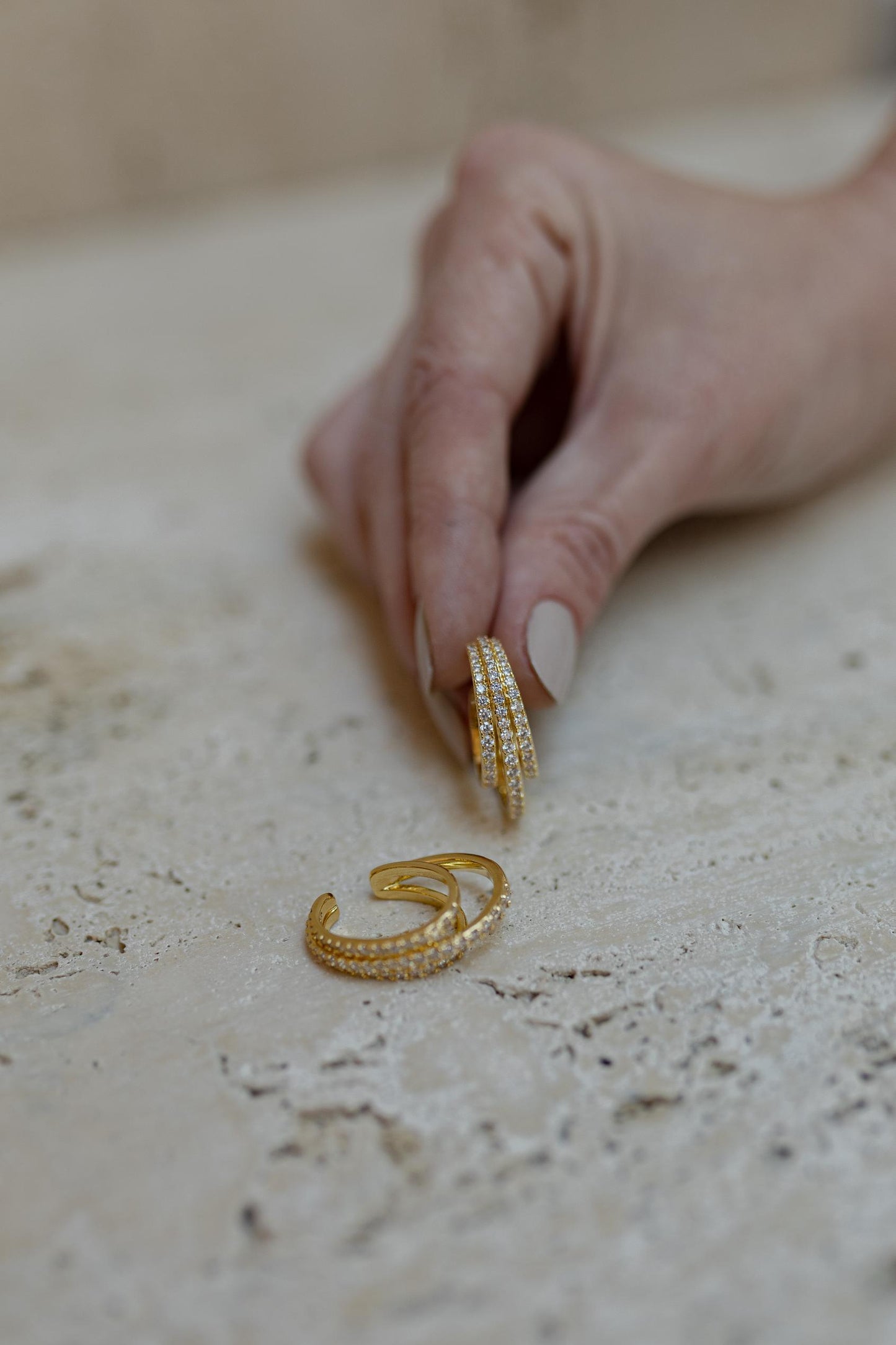 Piercing de Encaixe Ear Hook Dourado