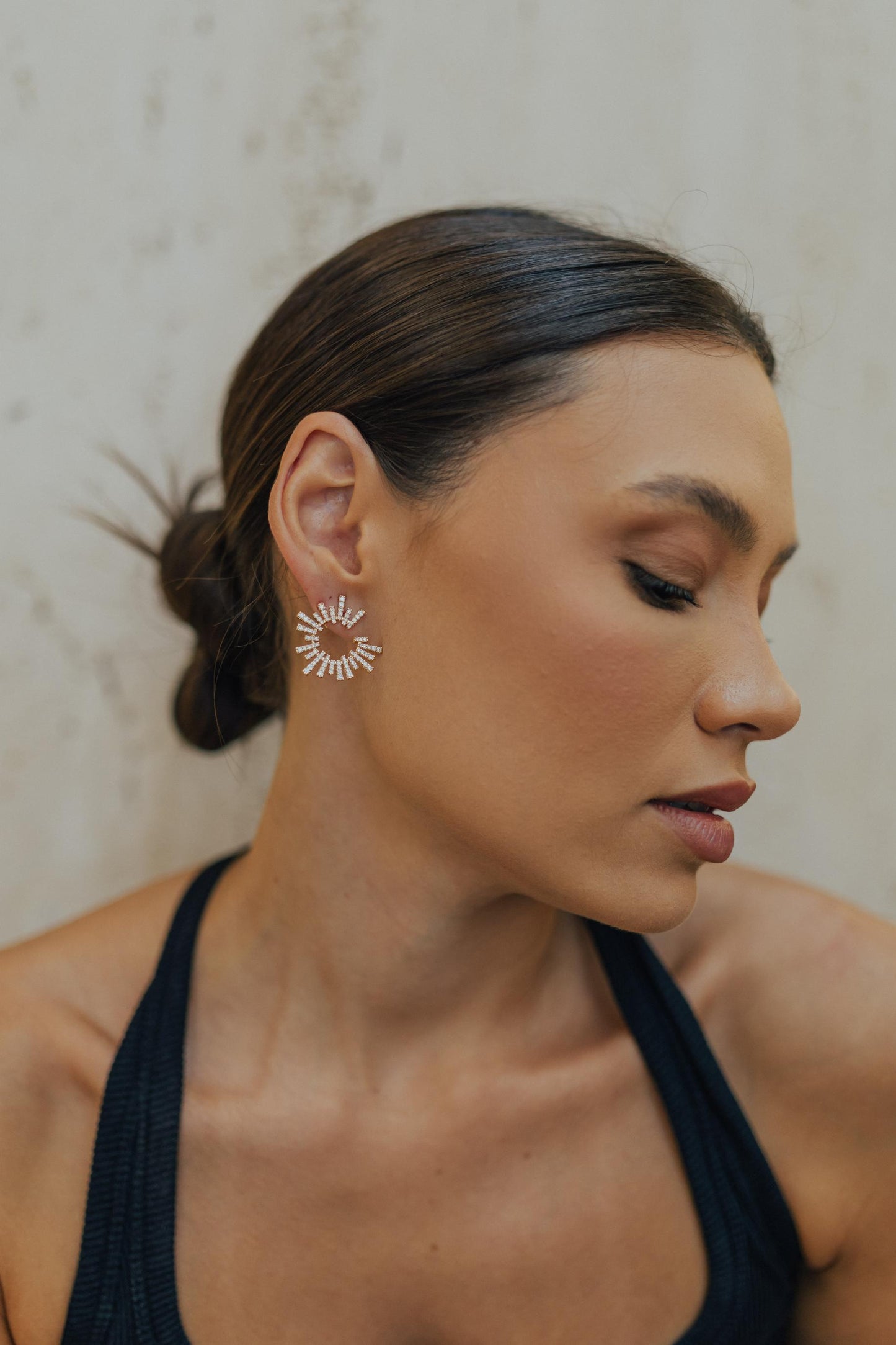 Brinco Frontal Sol Cravejado Dourado