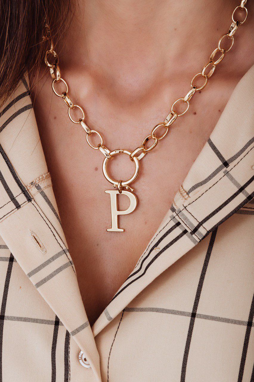 Pingente Design Letra Dourado