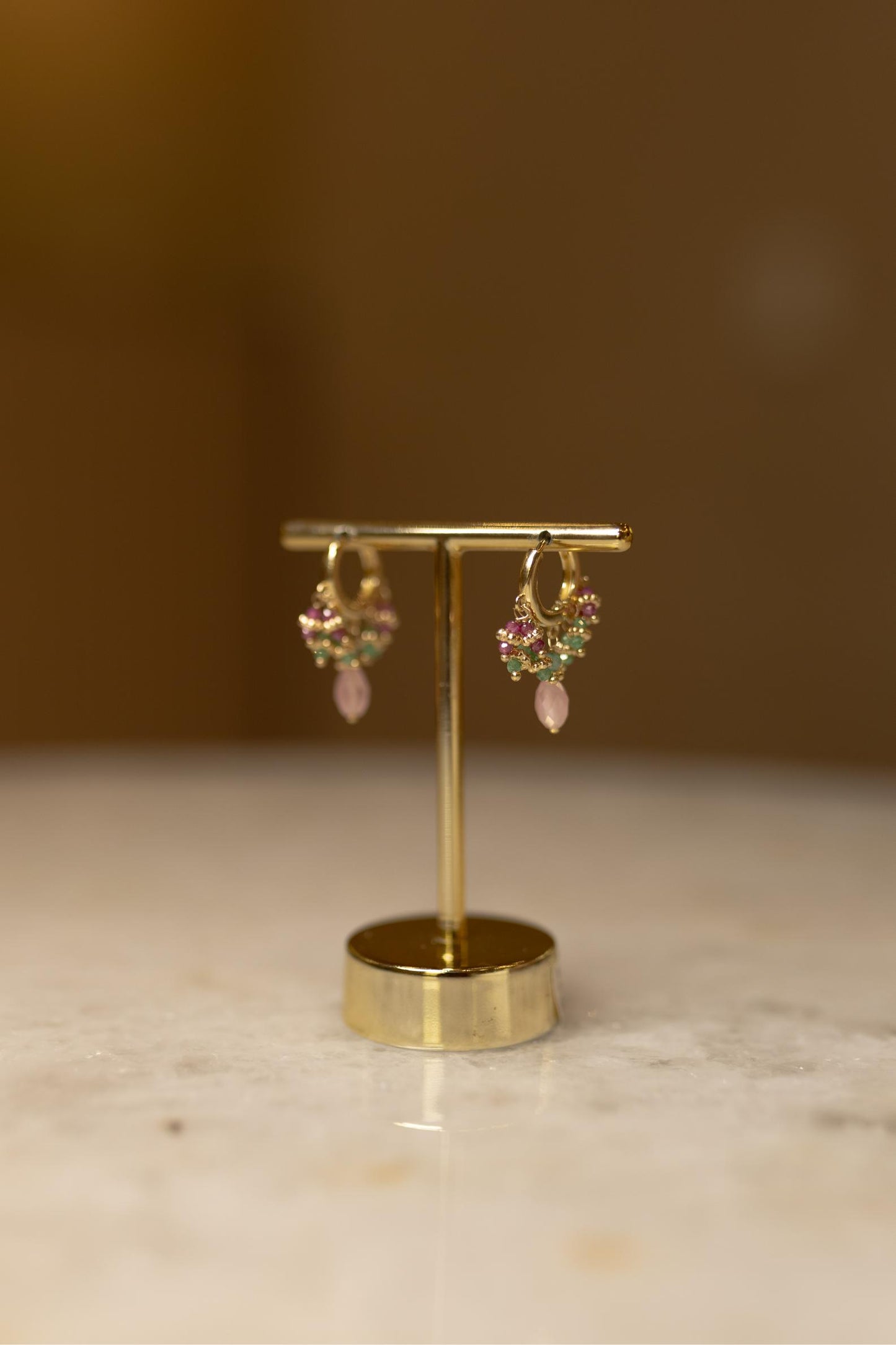 Brinco Argola Pedras Naturais Dourado
