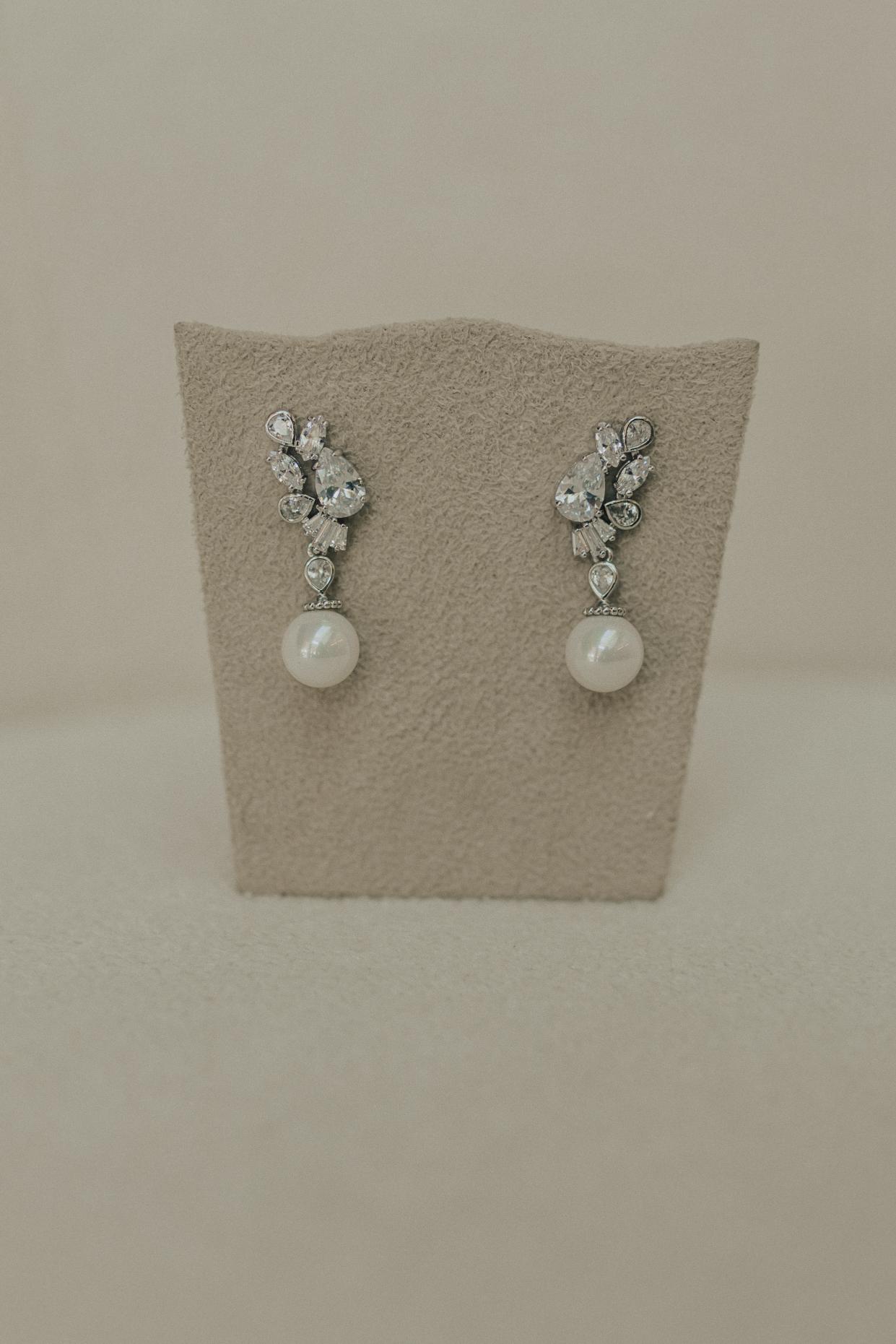 Brinco Gota Bride Pérola Ródio Branco