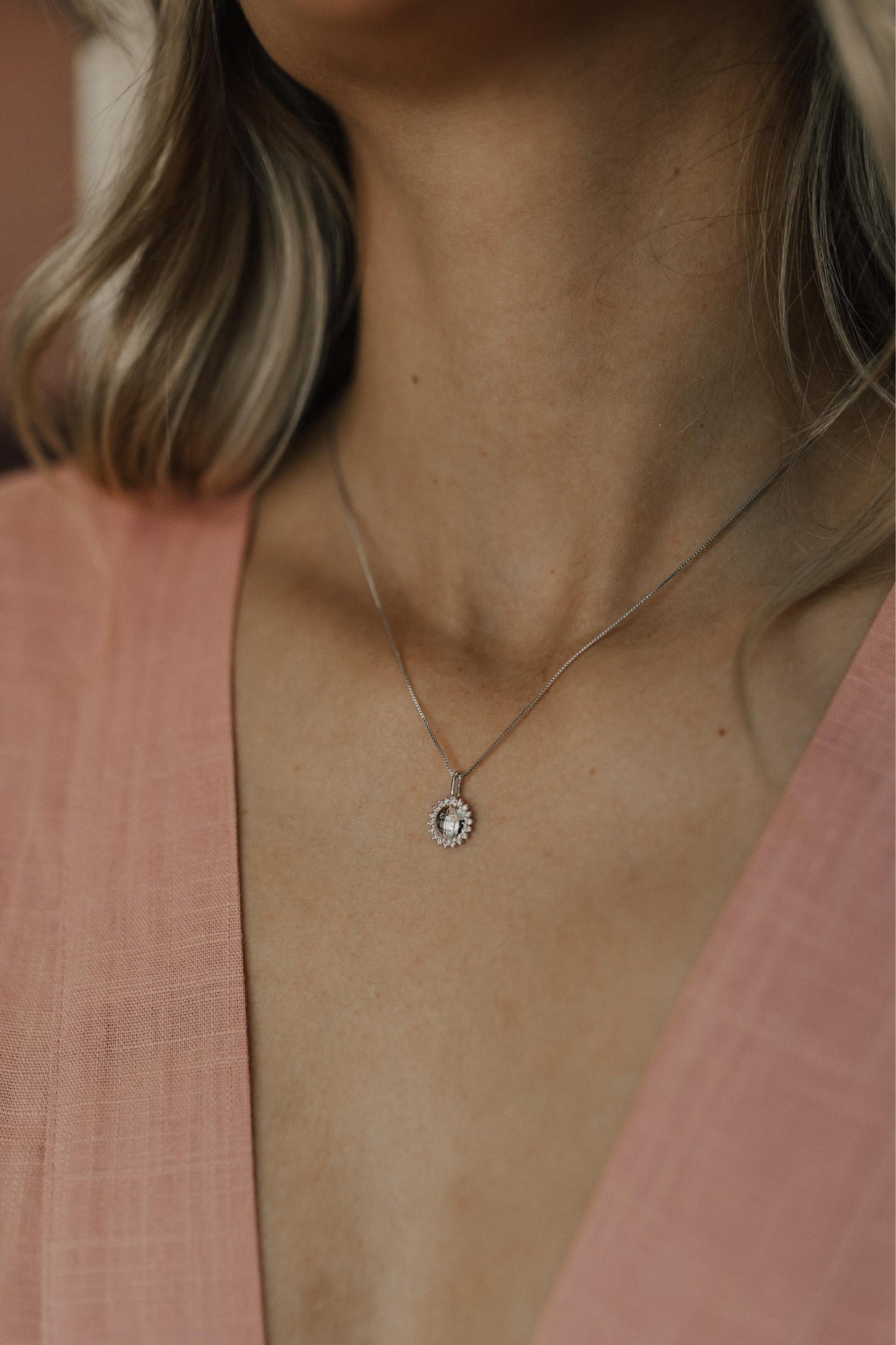 Colar Espírito Santo Zircônias Ródio Branco