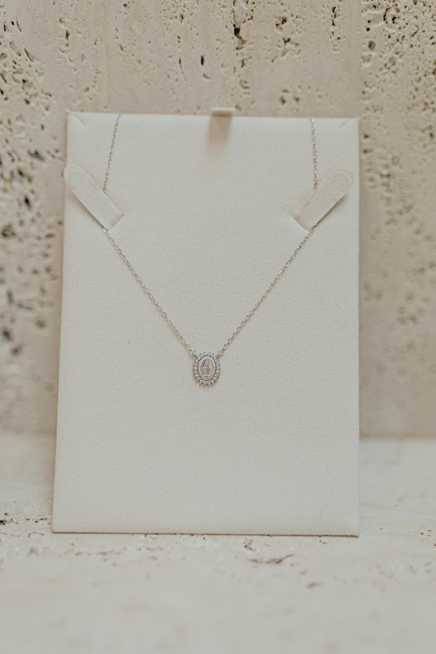 Colar Mini Nossa Senhora das Graças Moissanite 3 Pontas Prata 925 Ródio Branco