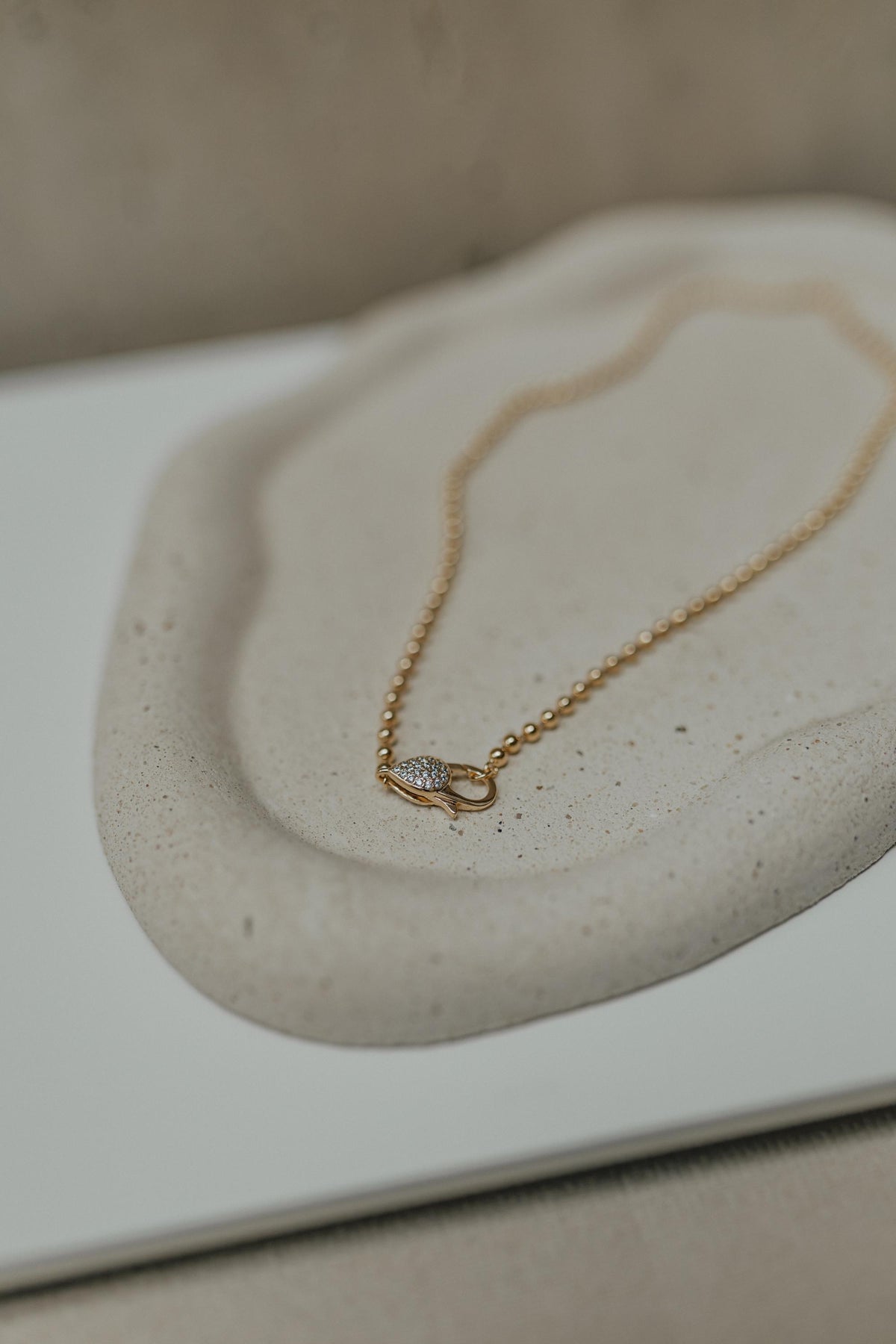 Colar Bolinhas Prata 925 Com Fecho Cravejado Dourado