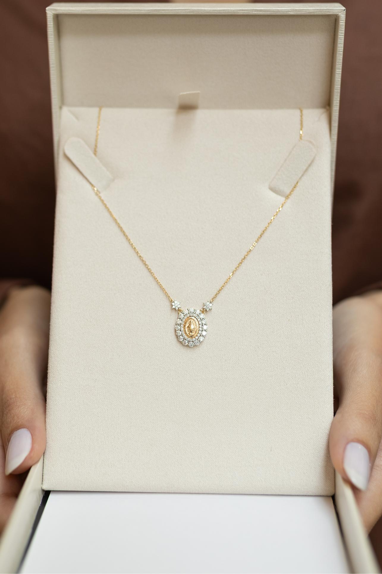 Colar Nossa Senhora das Graças Mini Duplo Cravejado Moissanite Prata 925 Dourado
