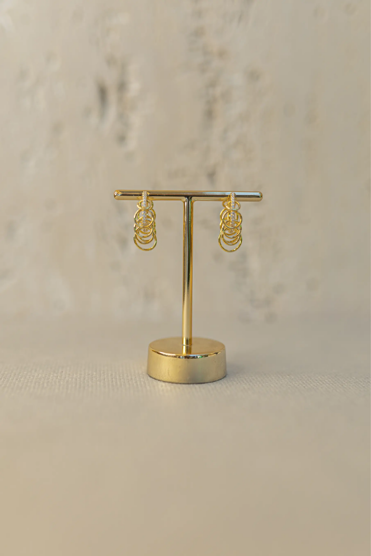 Brinco Argola Cravejada Elos Dourado