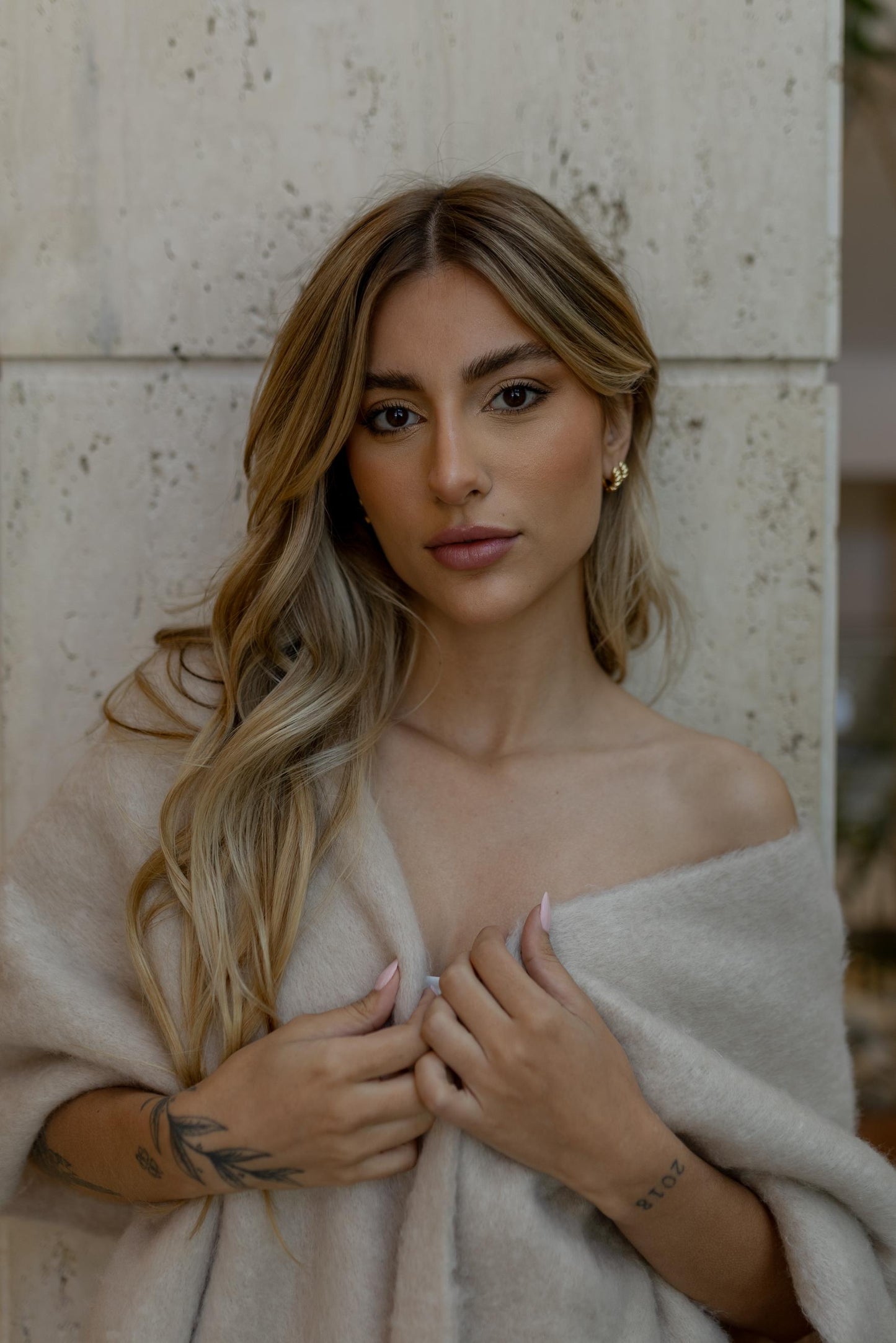 Brinco Argola Croissant P Dourado