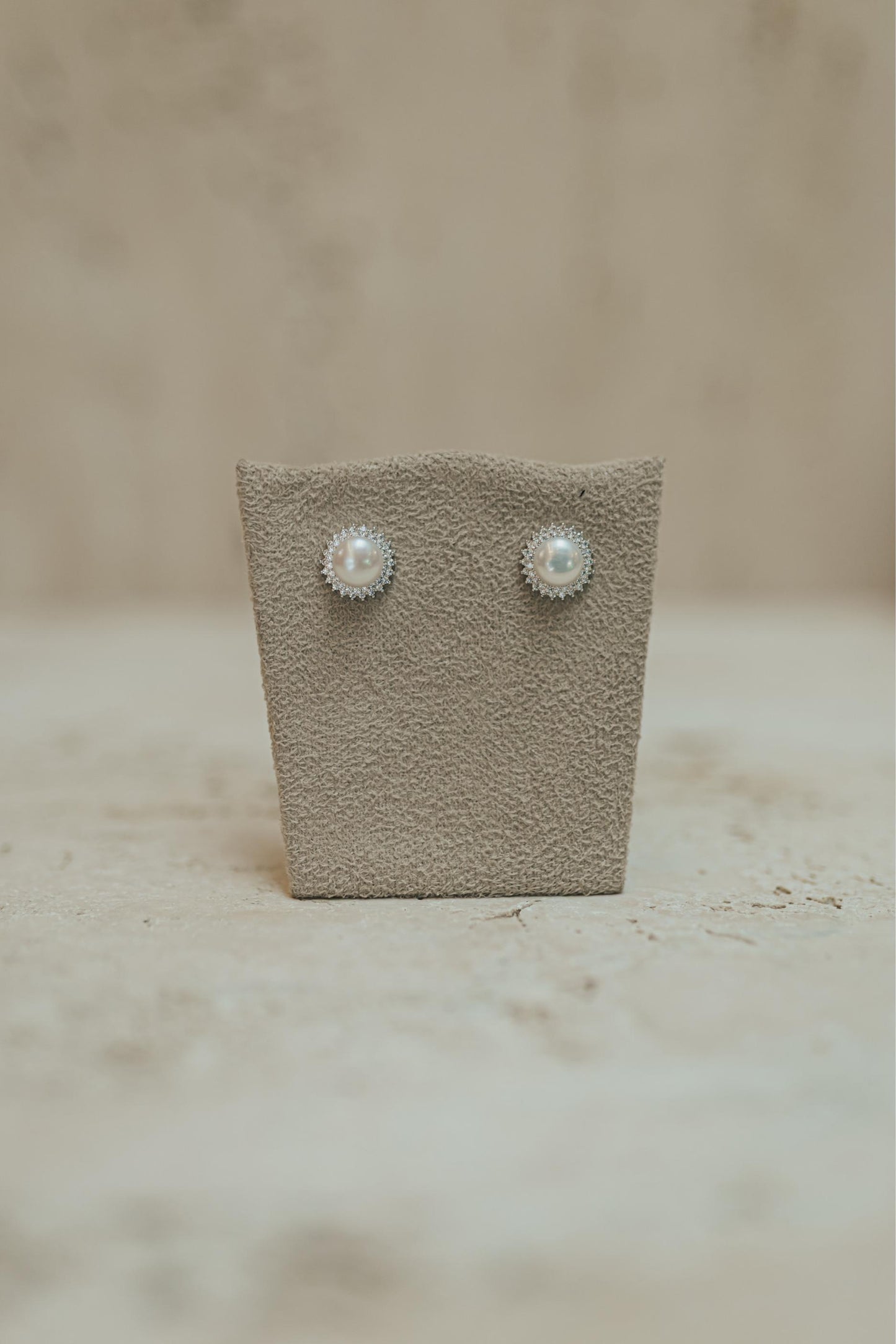 Brinco Pérola 2 Fileiras Cravação Princesa Ródio Branco