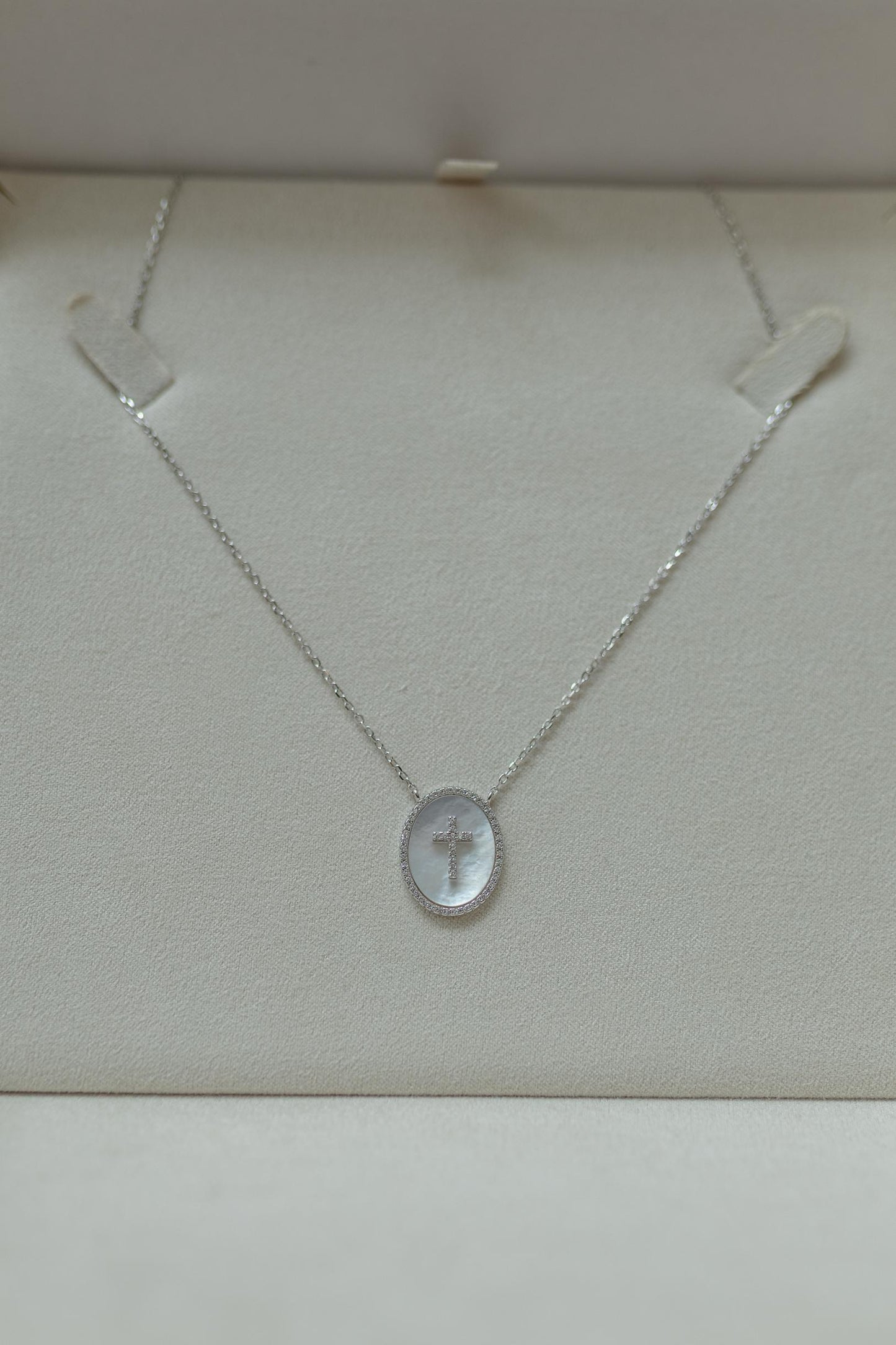 Colar Madrepérola Cruz Prata 925 Ródio Branco