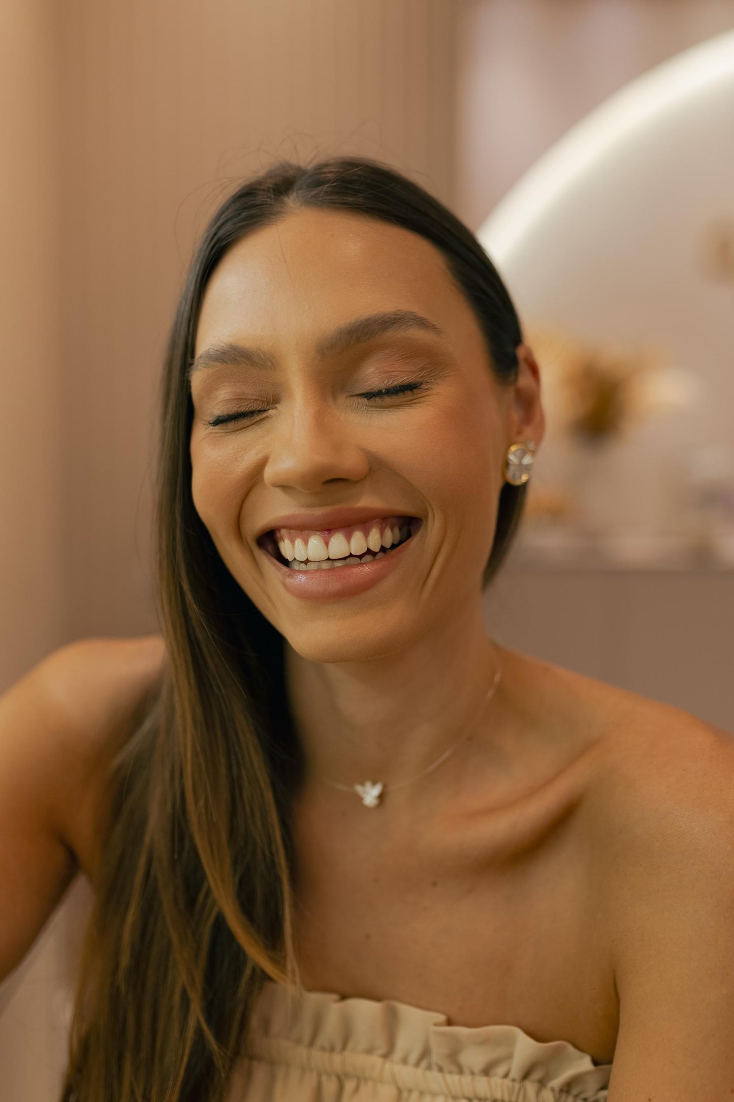 Colar de Nylon com Divino Espírito Santo Madrepérola Ouro