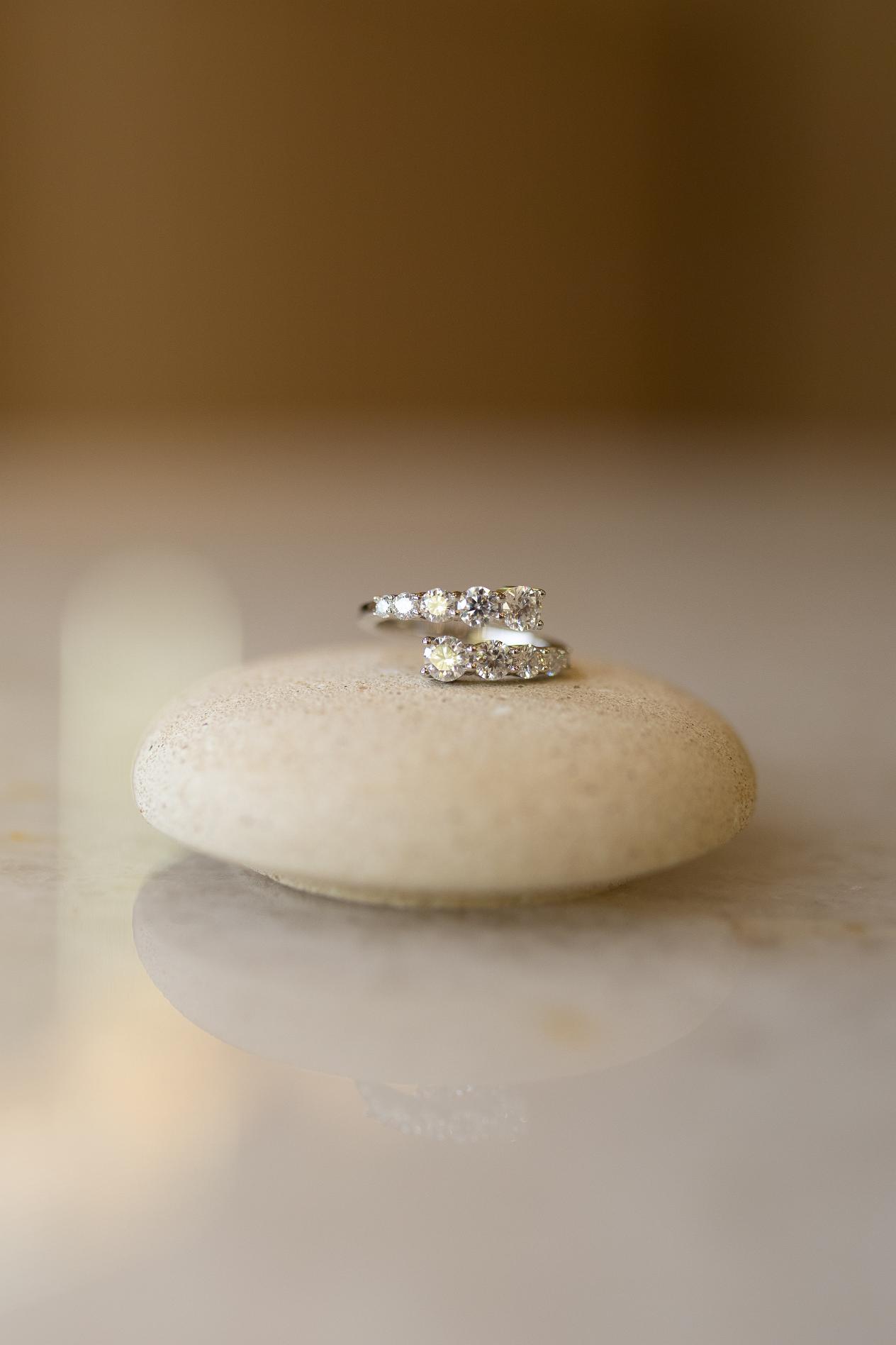 Anel Pontos de Luz Decrescentes Moissanite Prata 925 Ródio Branco