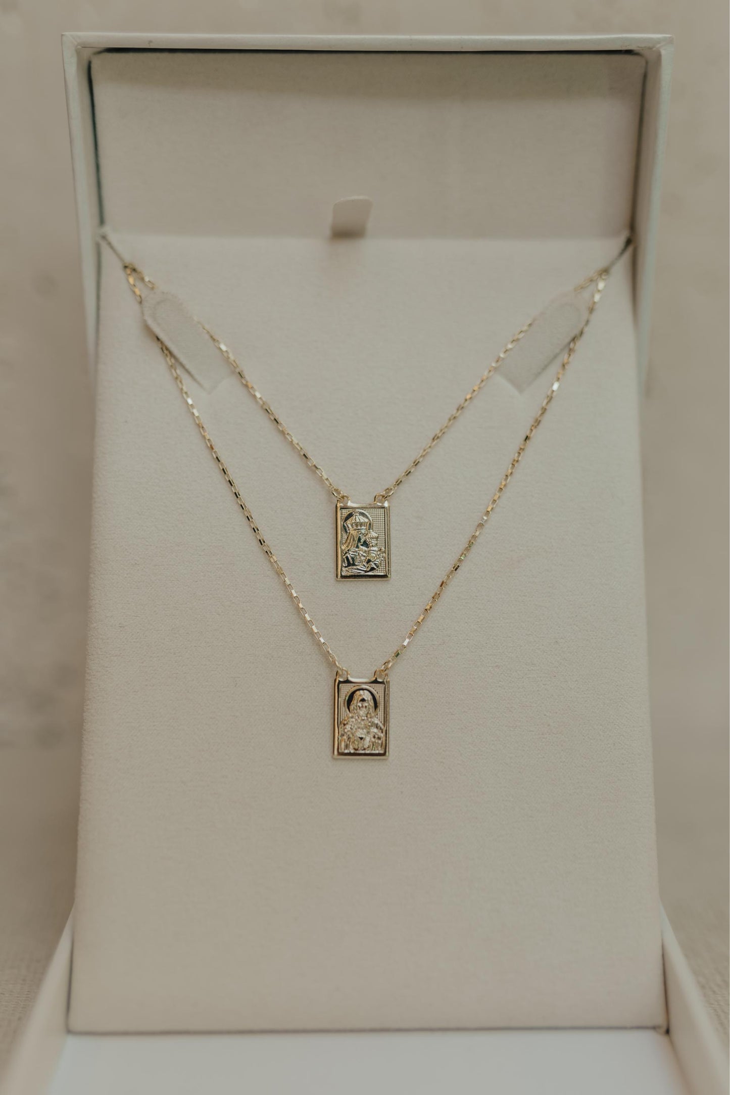 Colar Escapulário Dourado