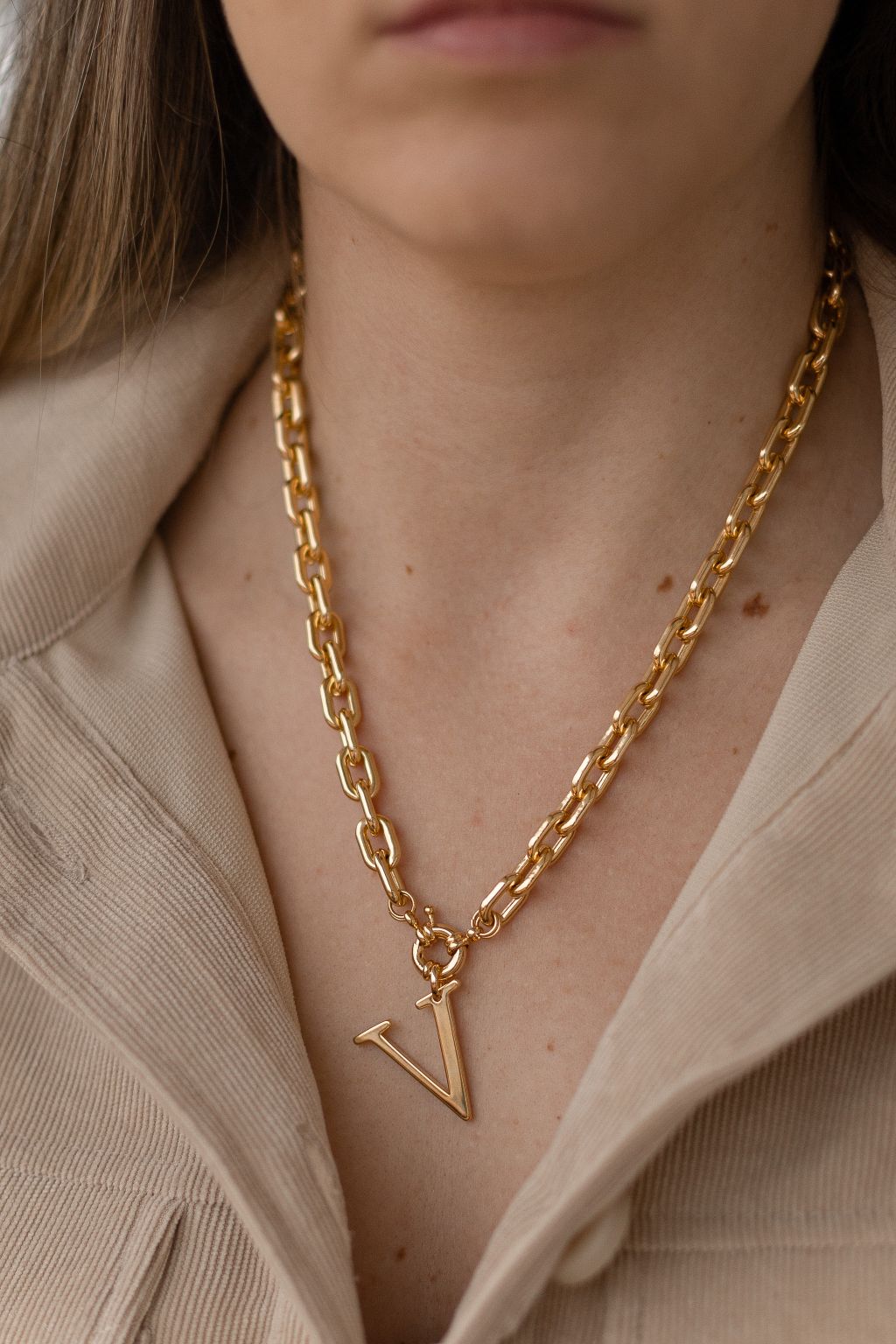 Pingente Design Letra Dourado