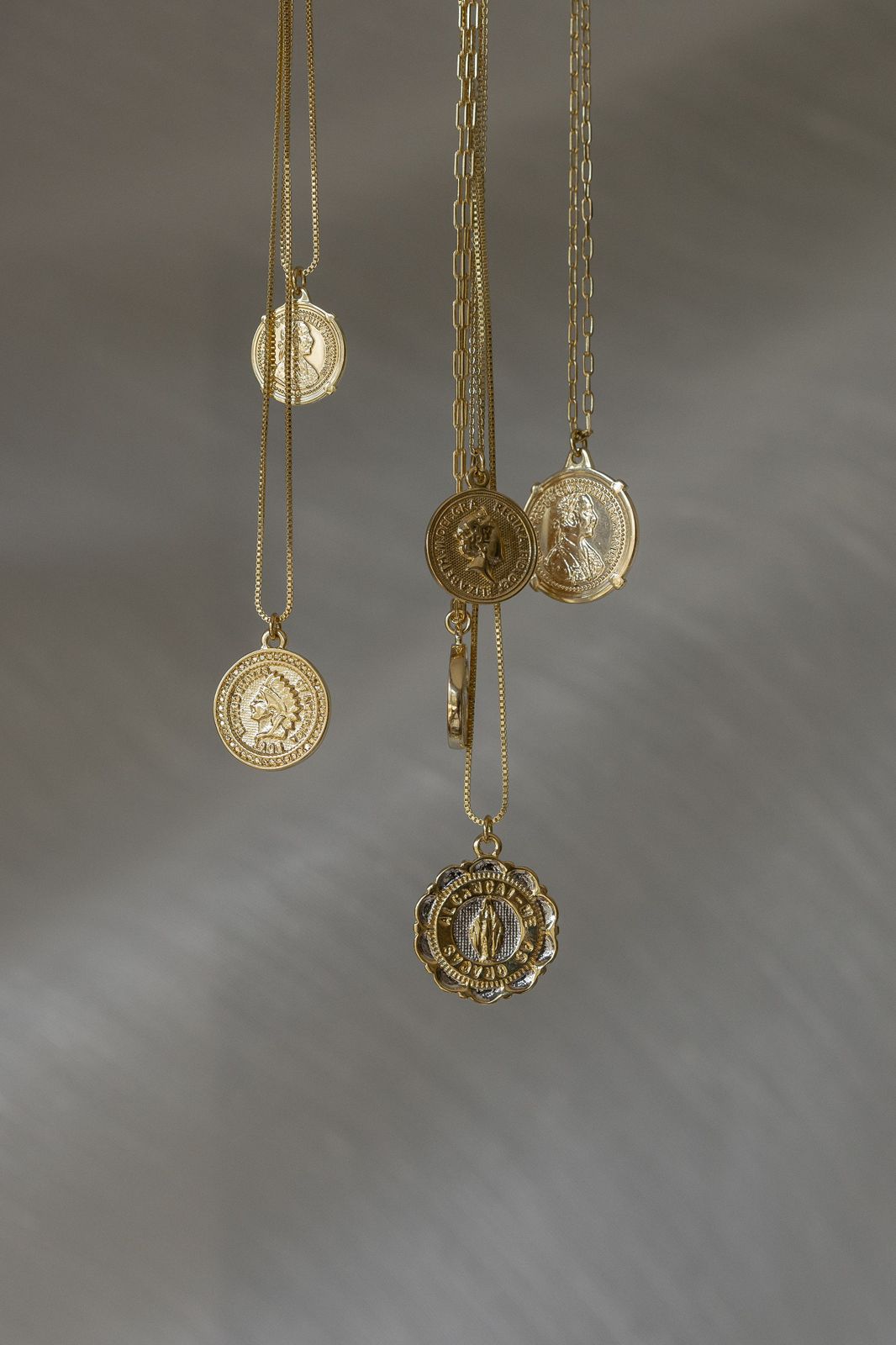 Colar Moeda Antiga Dourado