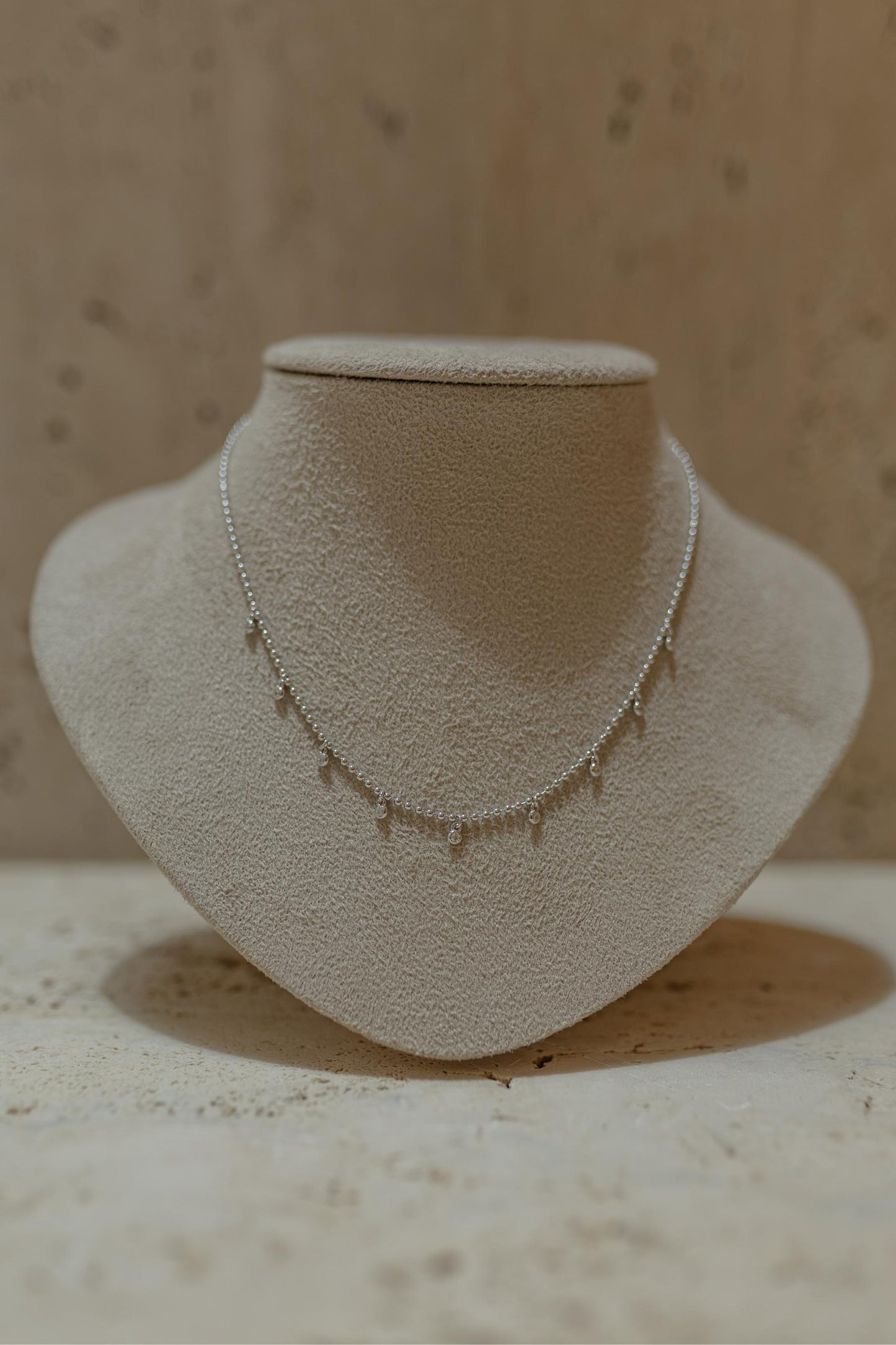 Colar Choker 9 Zircônias Prata 925 Ródio Branco
