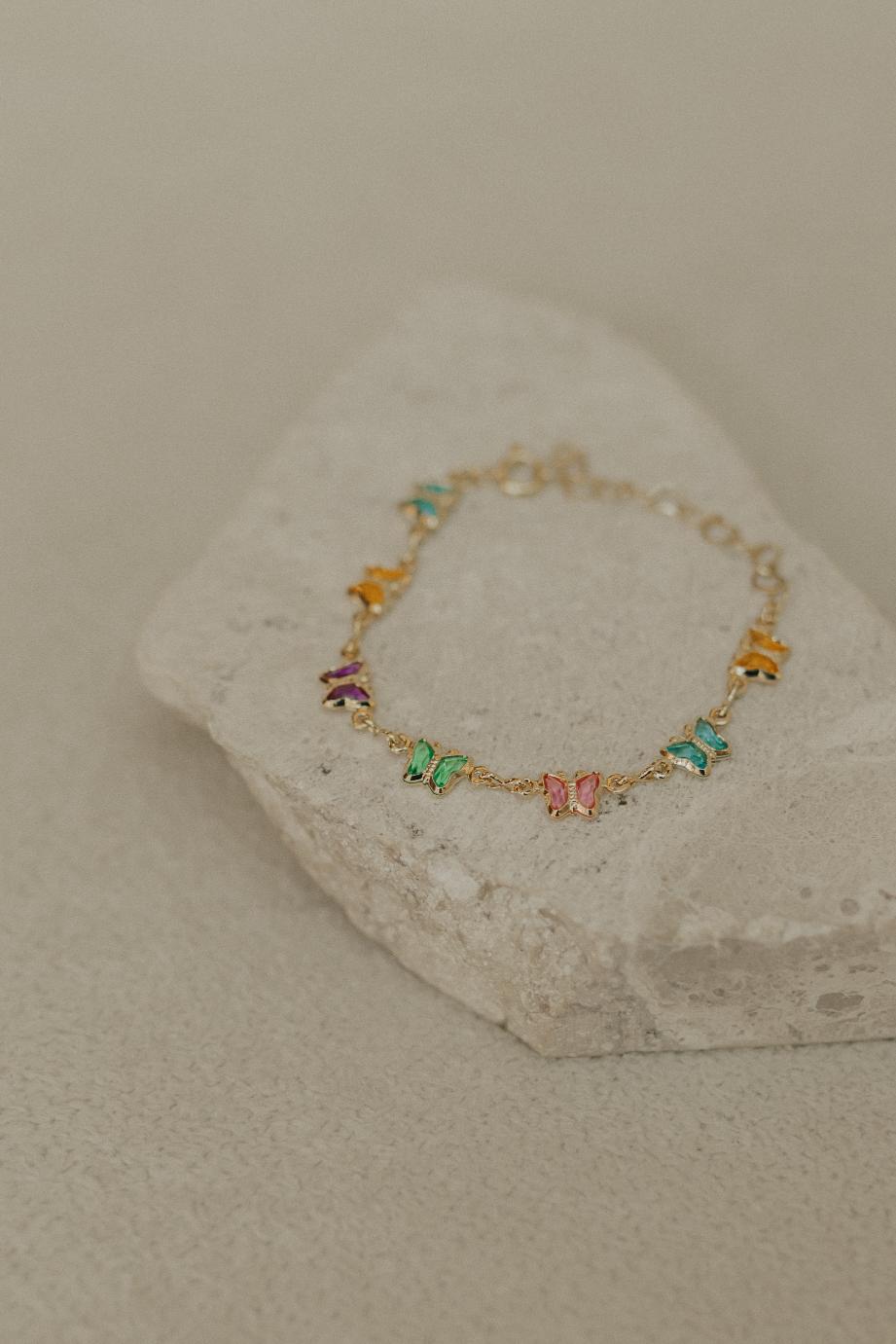 Pulseira Infantil de Borboletas Coloridas Dourado