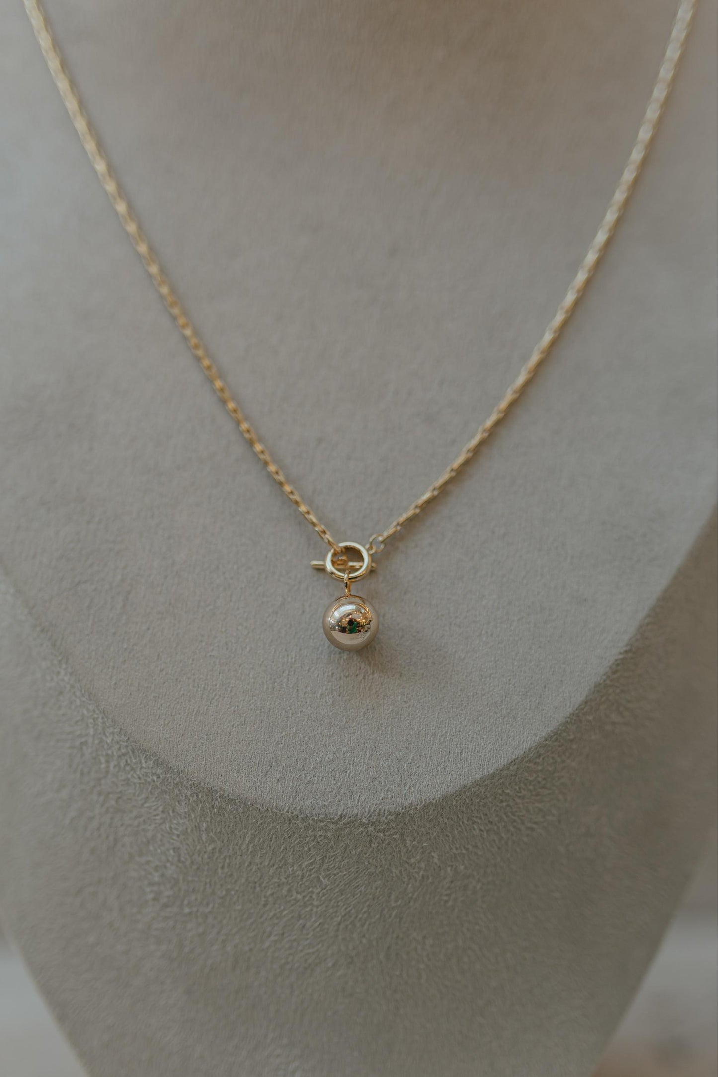Colar Longo Snake Pingente Esfera Dourado