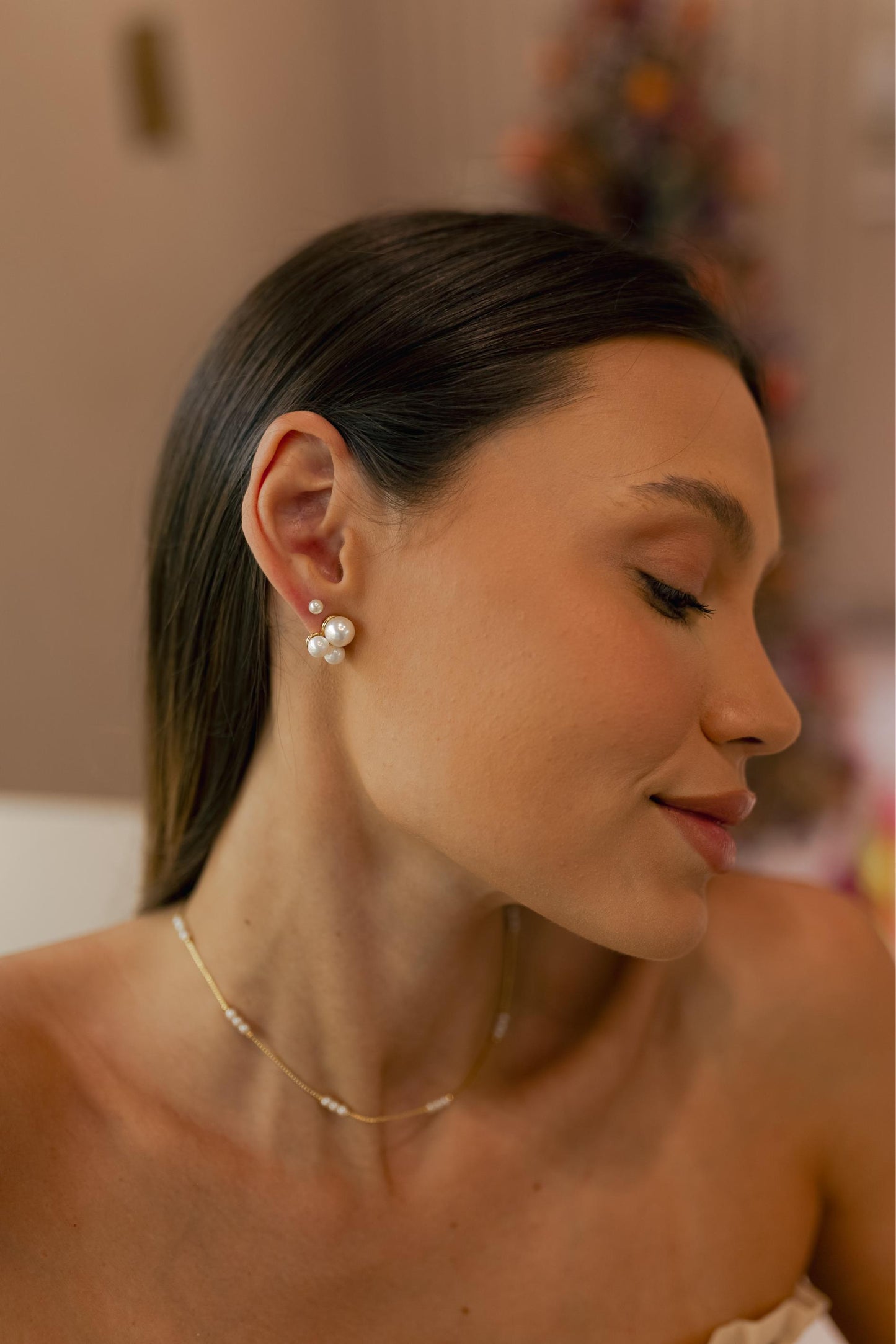 Colar Choker com Detalhes de Pérolas Ouro