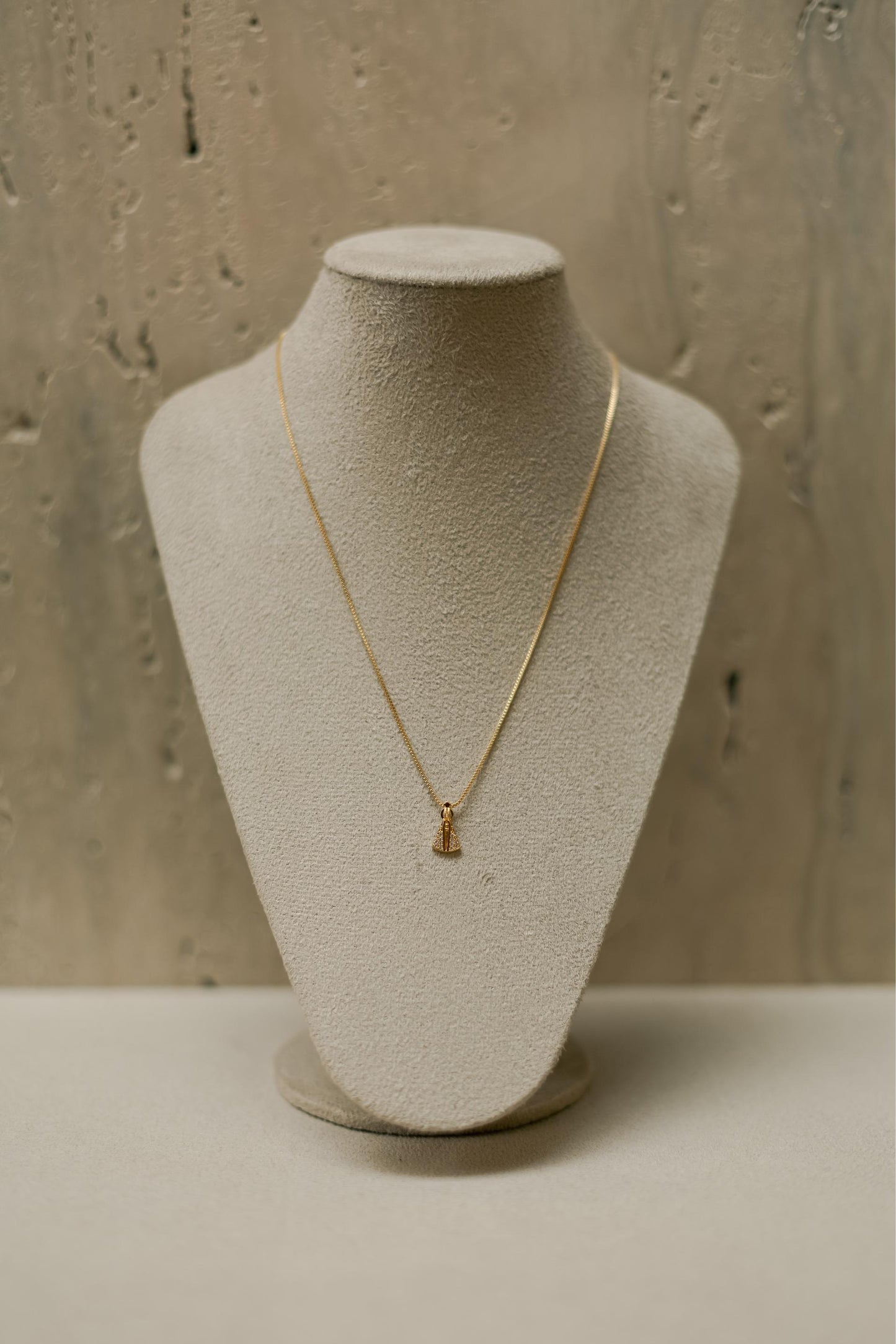 Colar Nossa Senhora Aparecida Mini Cristal Dourado