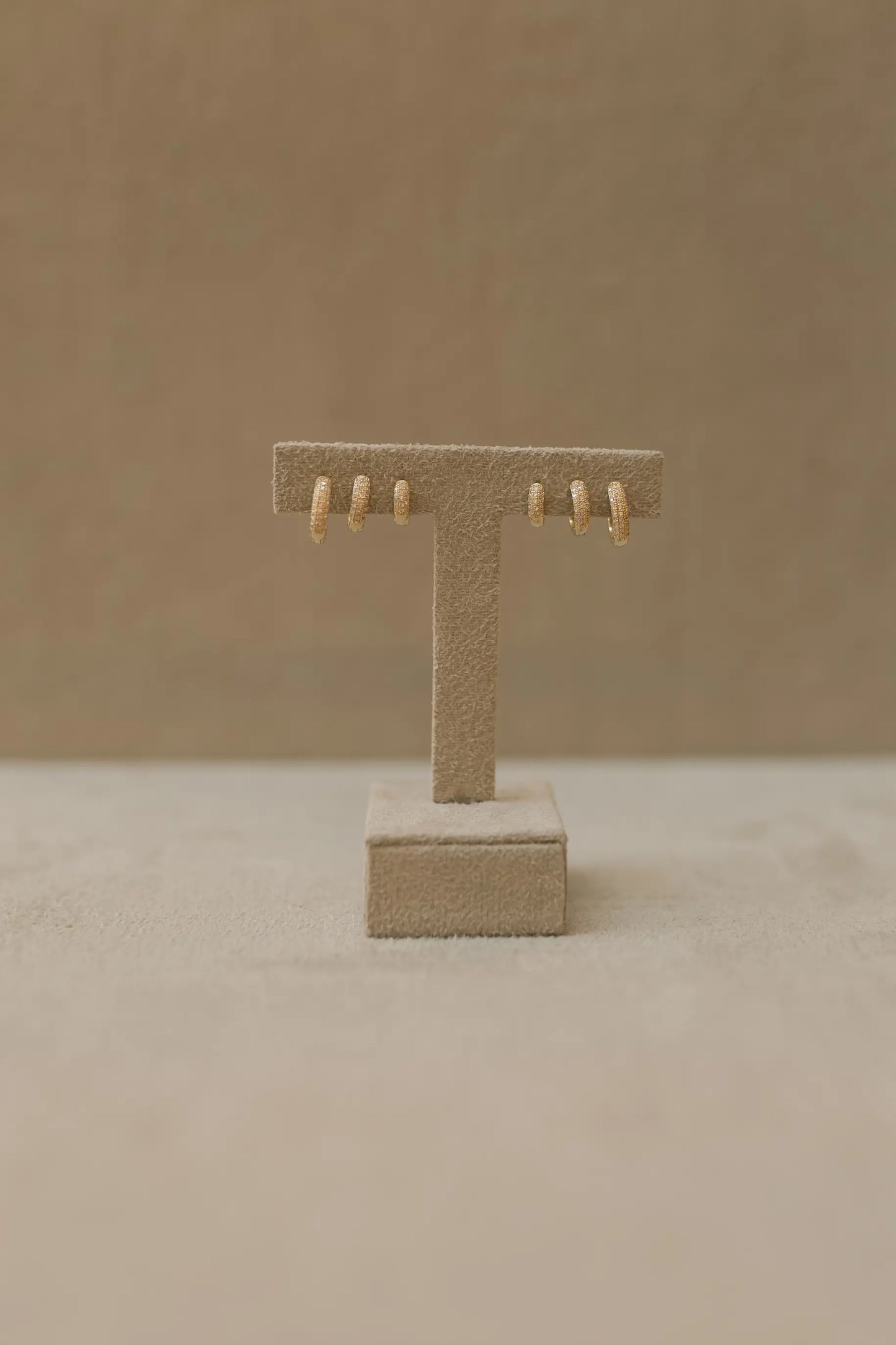 Brinco Argola Cravejado Triplo G Dourado