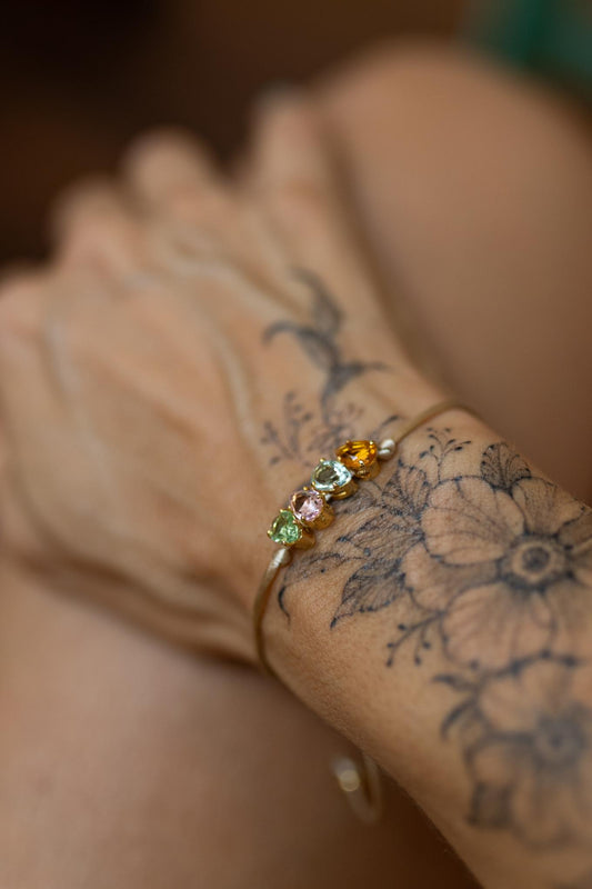 Pulseira Seda Gotas Dourado