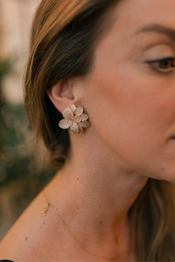 Brinco Flor Duo Cravejado Dourado