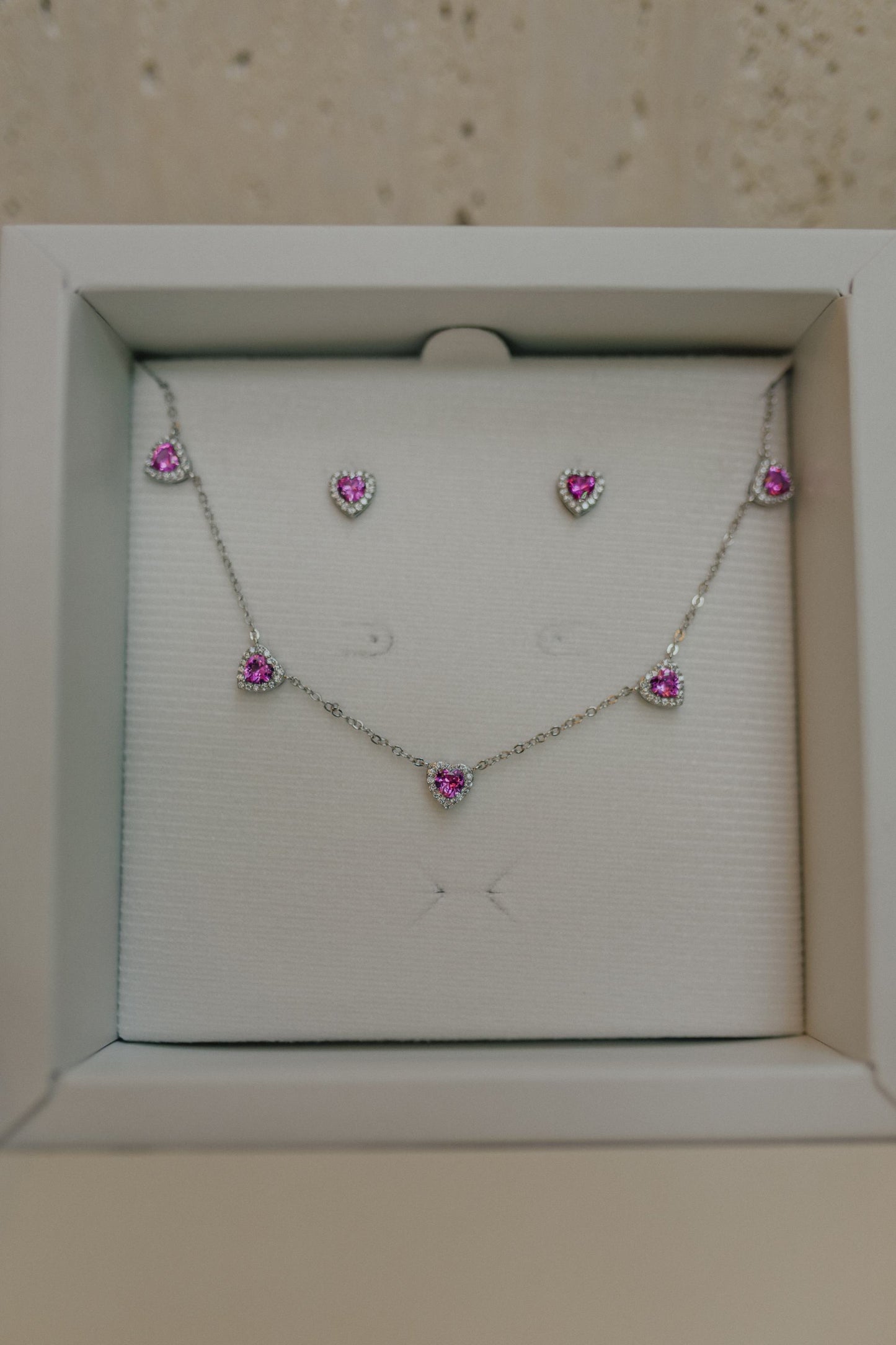 Colar Choker 5 Corações Rubelita Ródio Branco