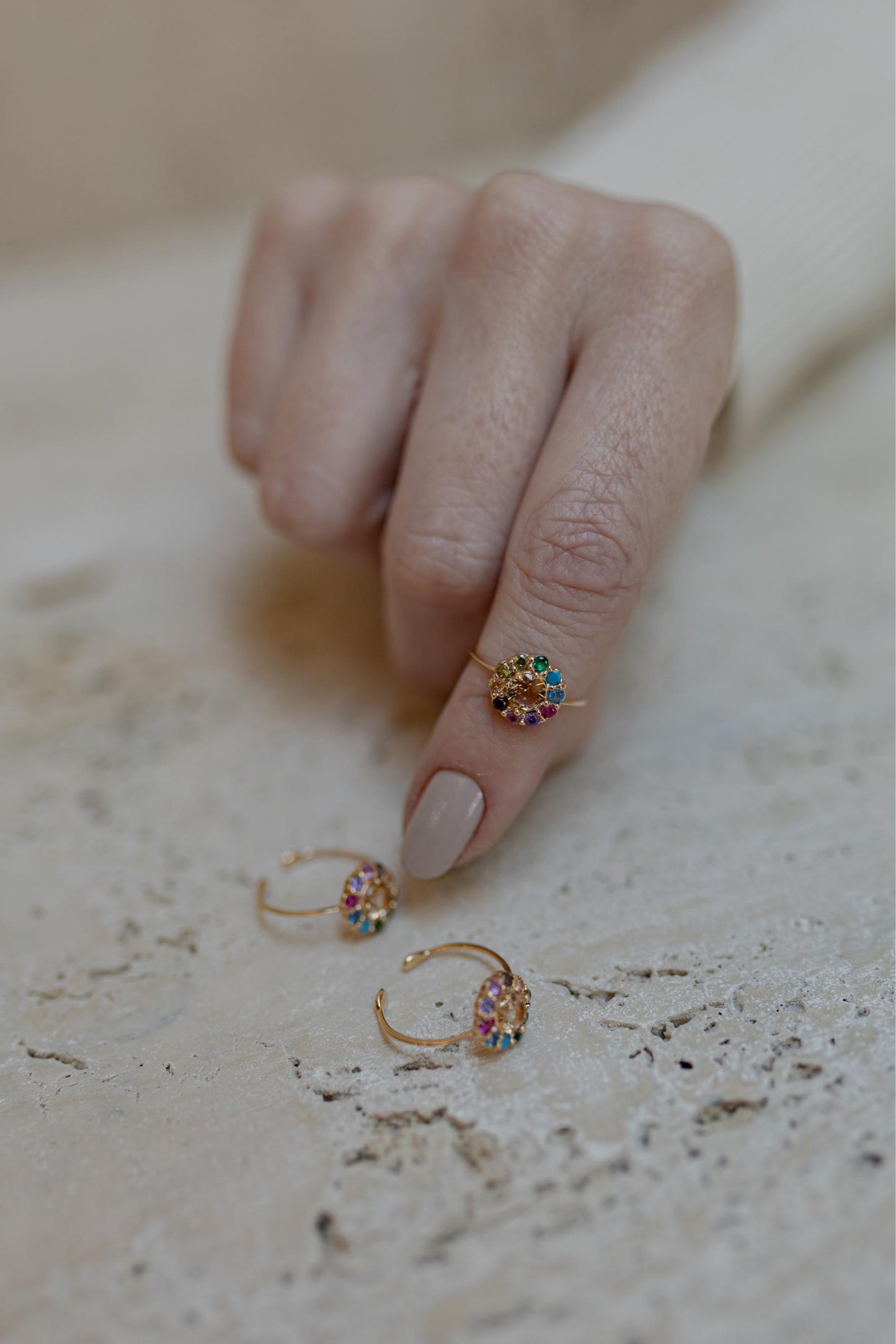 Anel Ajustável Flor Rainbow Dourado