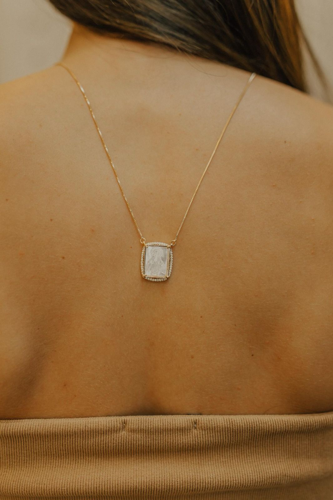 Colar Escapulário Madrepérola Ametista Dourado