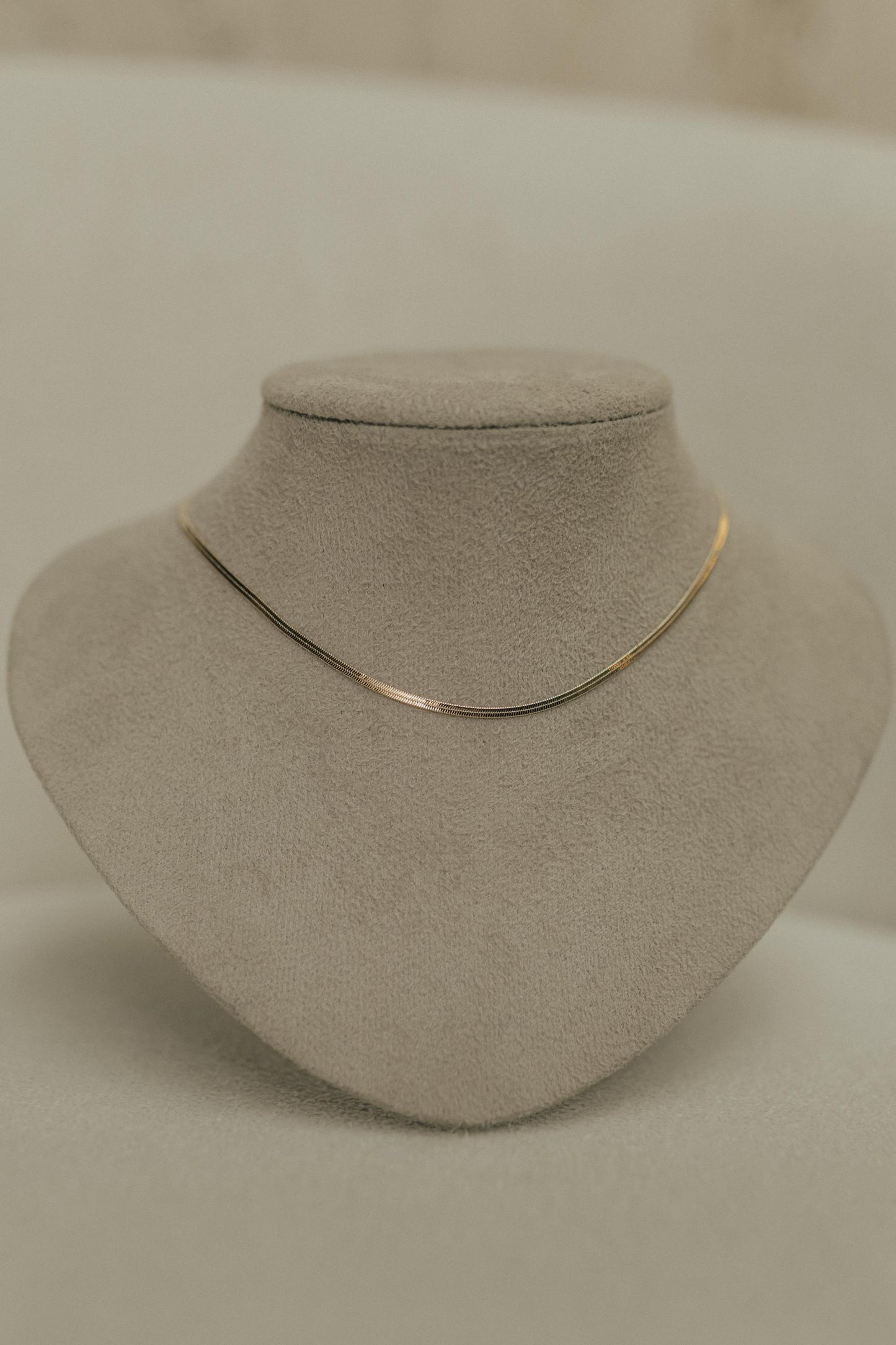 Colar Choker Fita 3mm Dourado