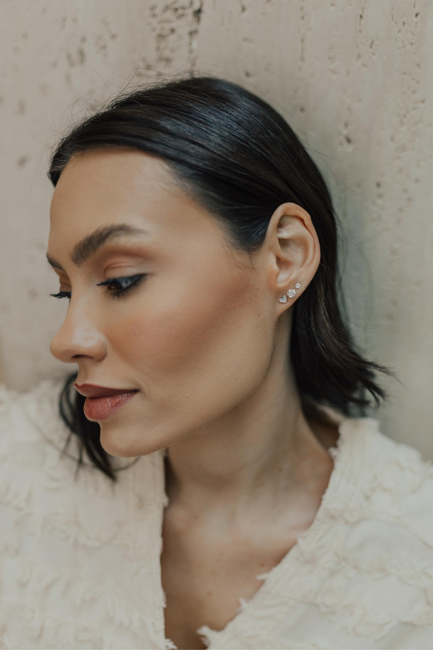 Brinco Mini Coração Cravejado Ródio Branco