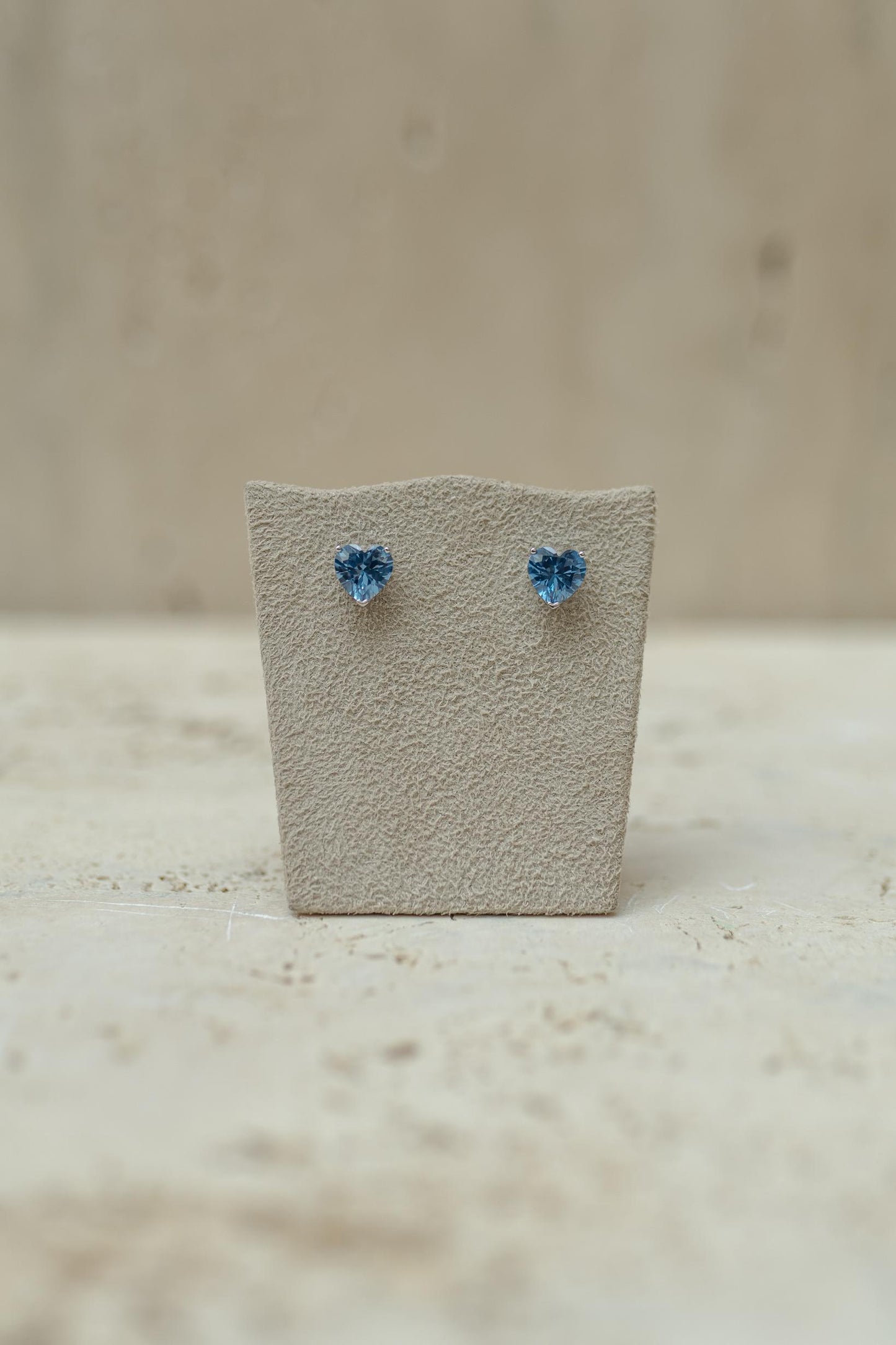 Brinco Coração Aquamarine Ródio Branco