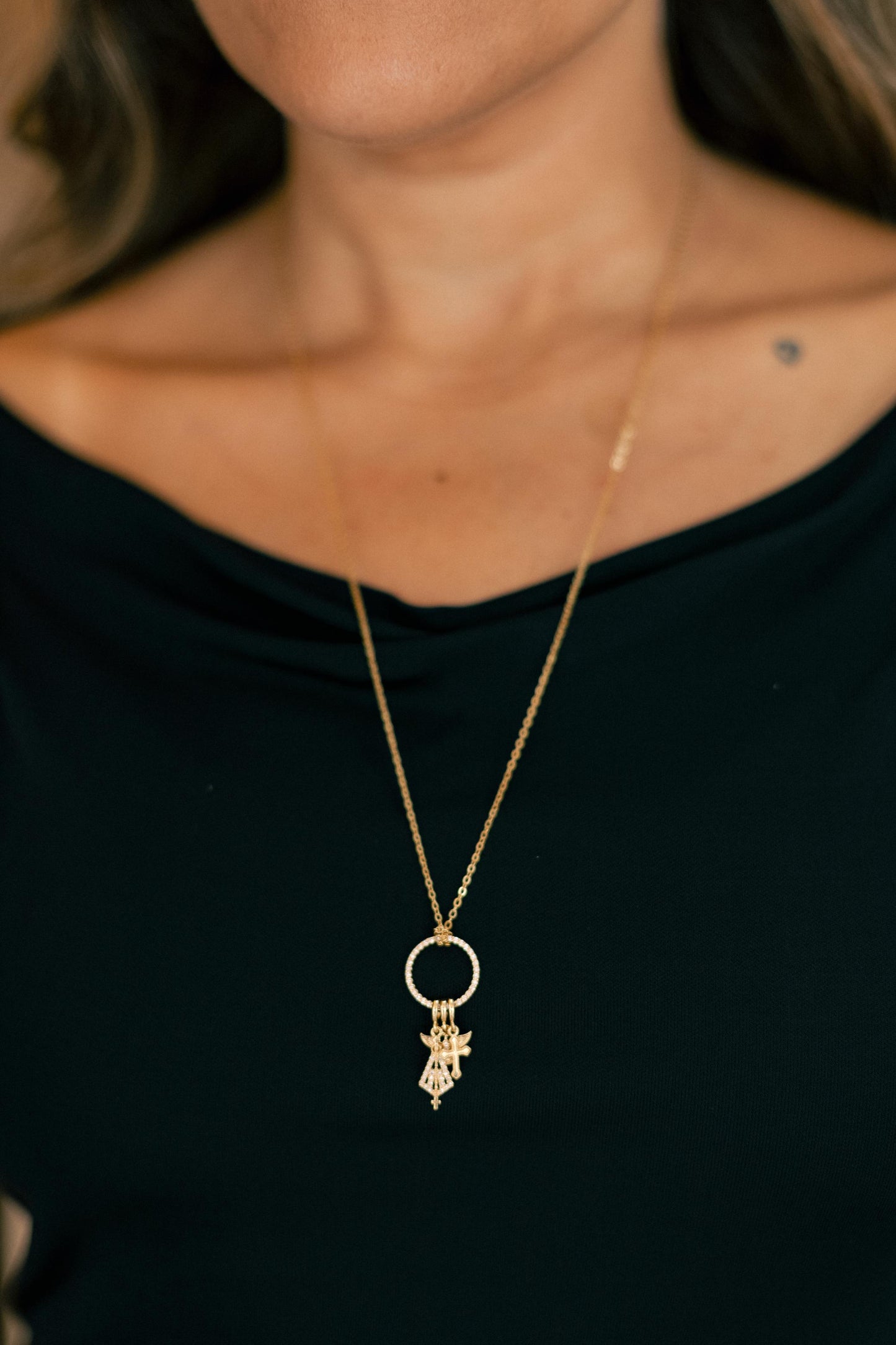 Colar Patuá Religioso Dourado