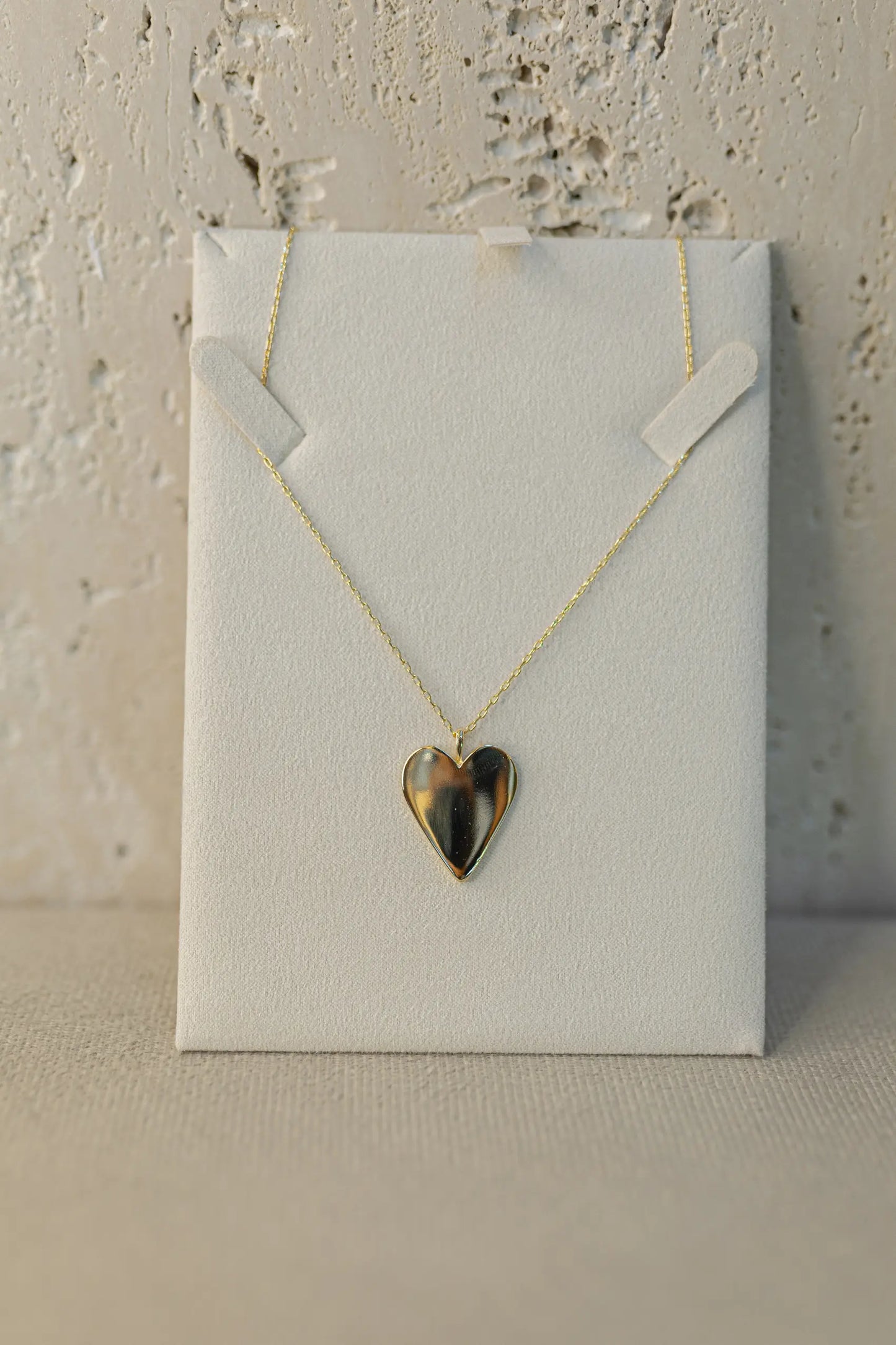 Colar Coração Maxi Liso Dourado