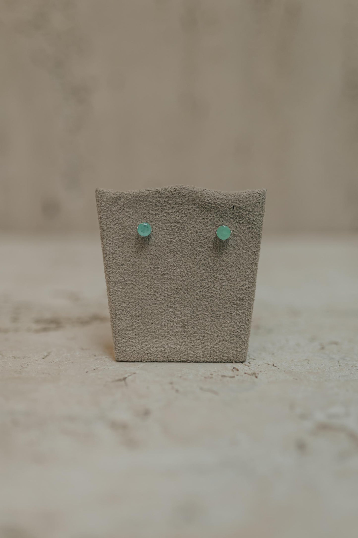 Brinco Ponto de Luz Esmeralda Colombiana Prata 925 Ródio Branco