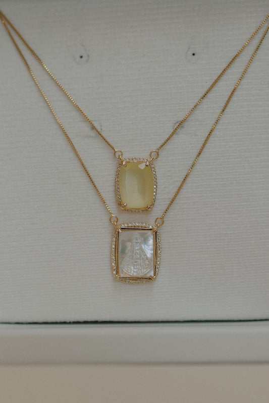Colar Escapulário Madrepérola Safira Amarela Dourado