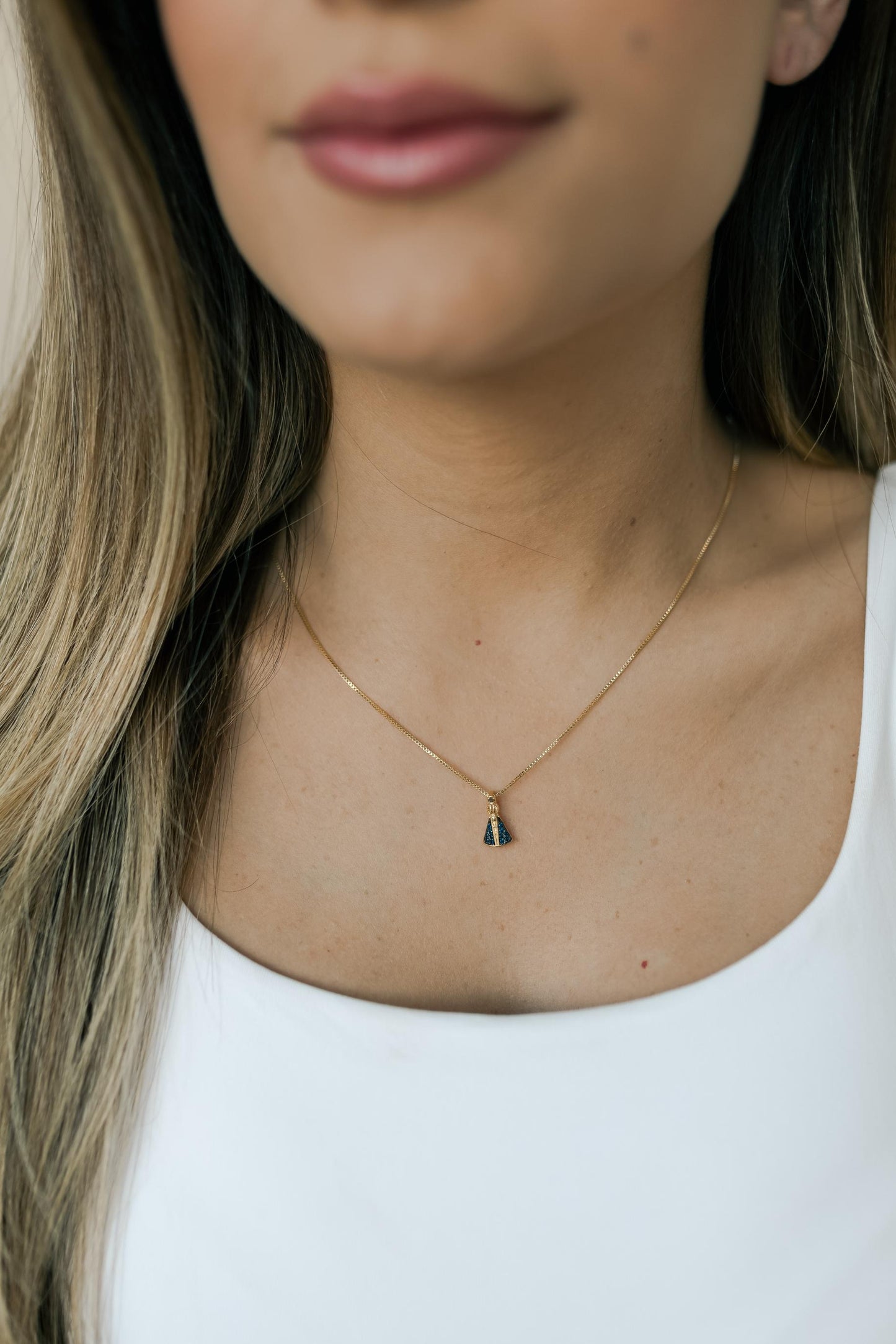 Colar Nossa Senhora Aparecida Mini Manto Azul Dourado