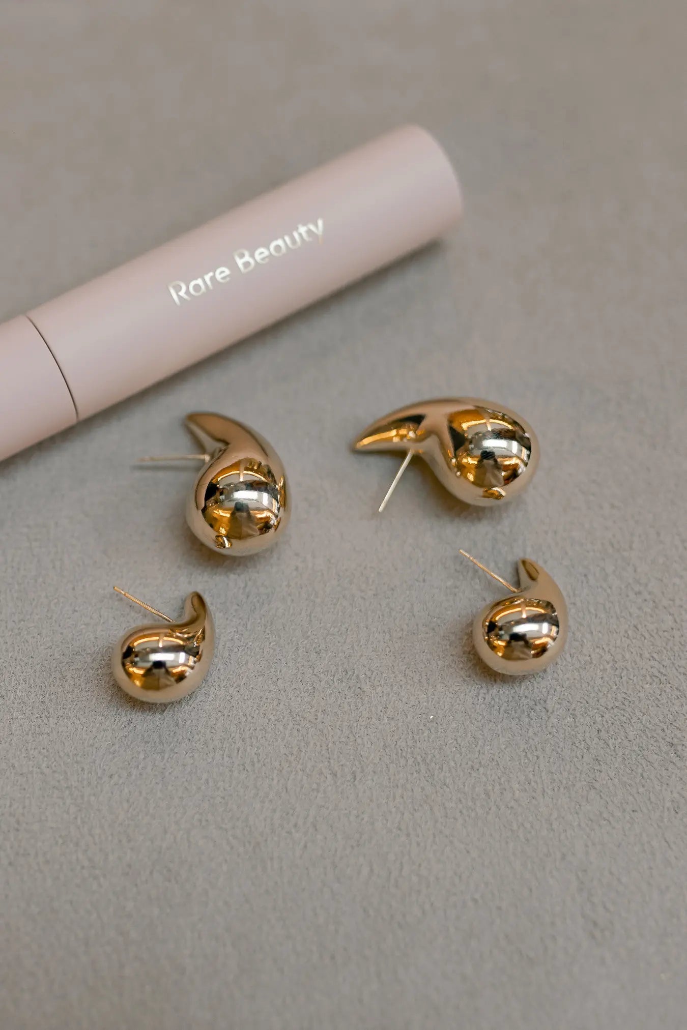 Brinco Gota Oca Menor Dourado