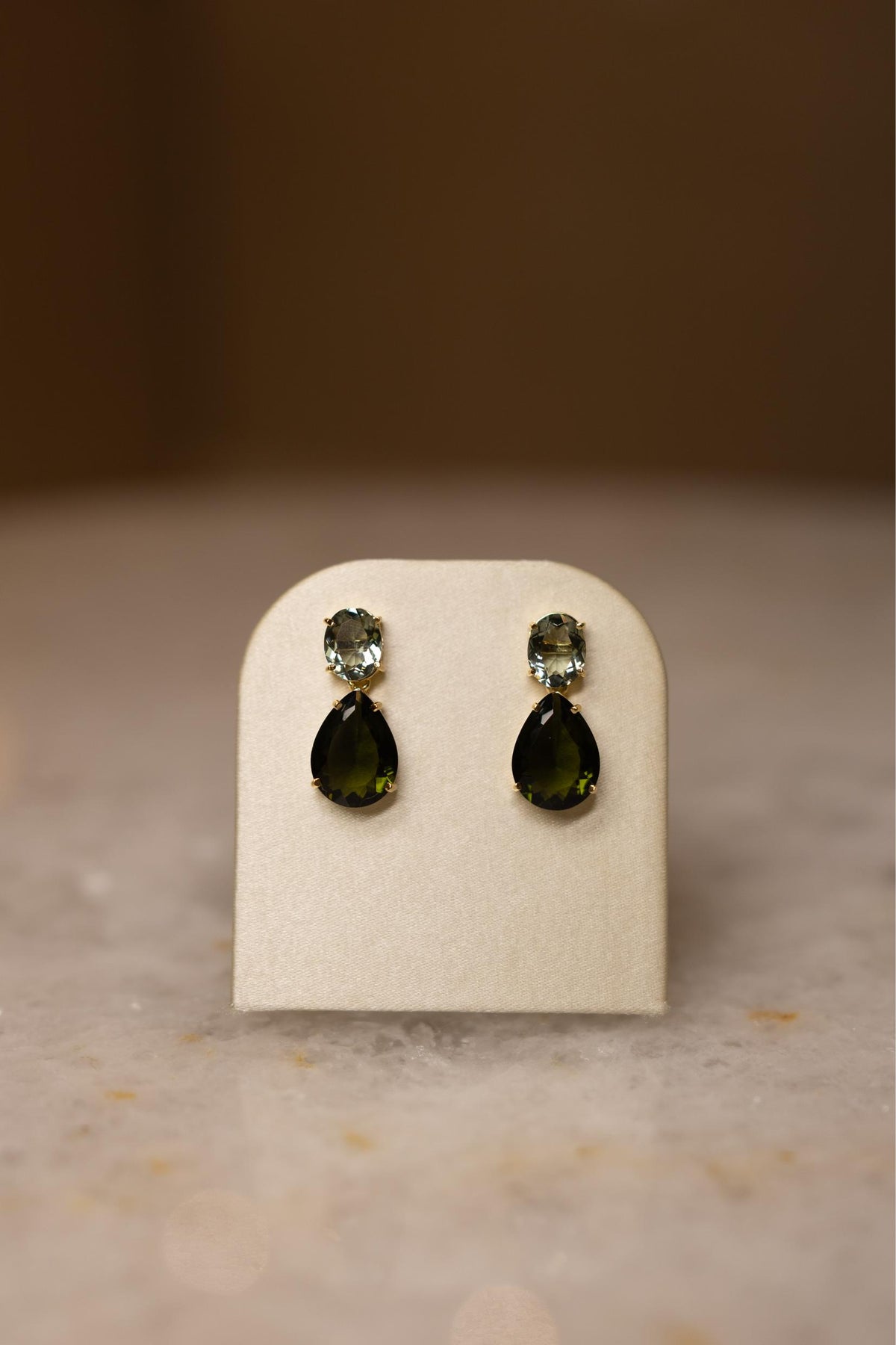 Brinco Oval Gota Verde Oliva Dourado